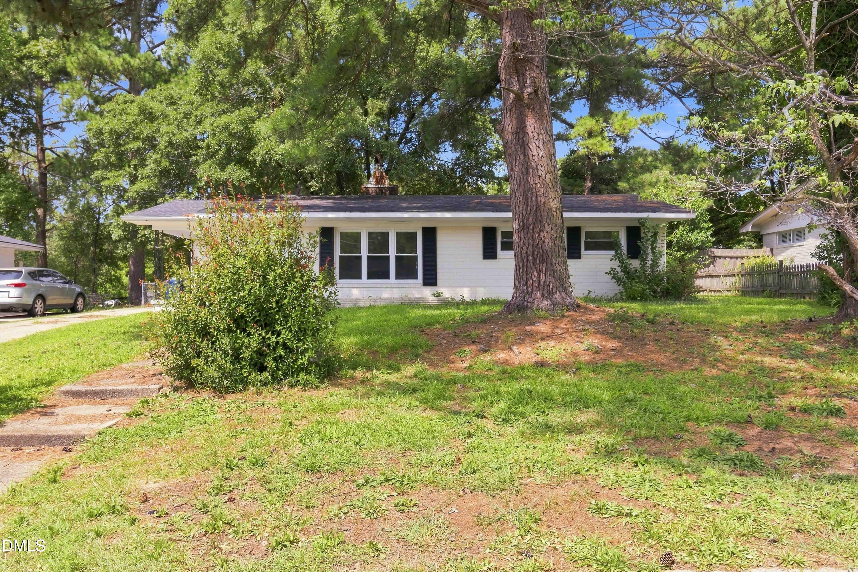 605 Sunnyside Lane W