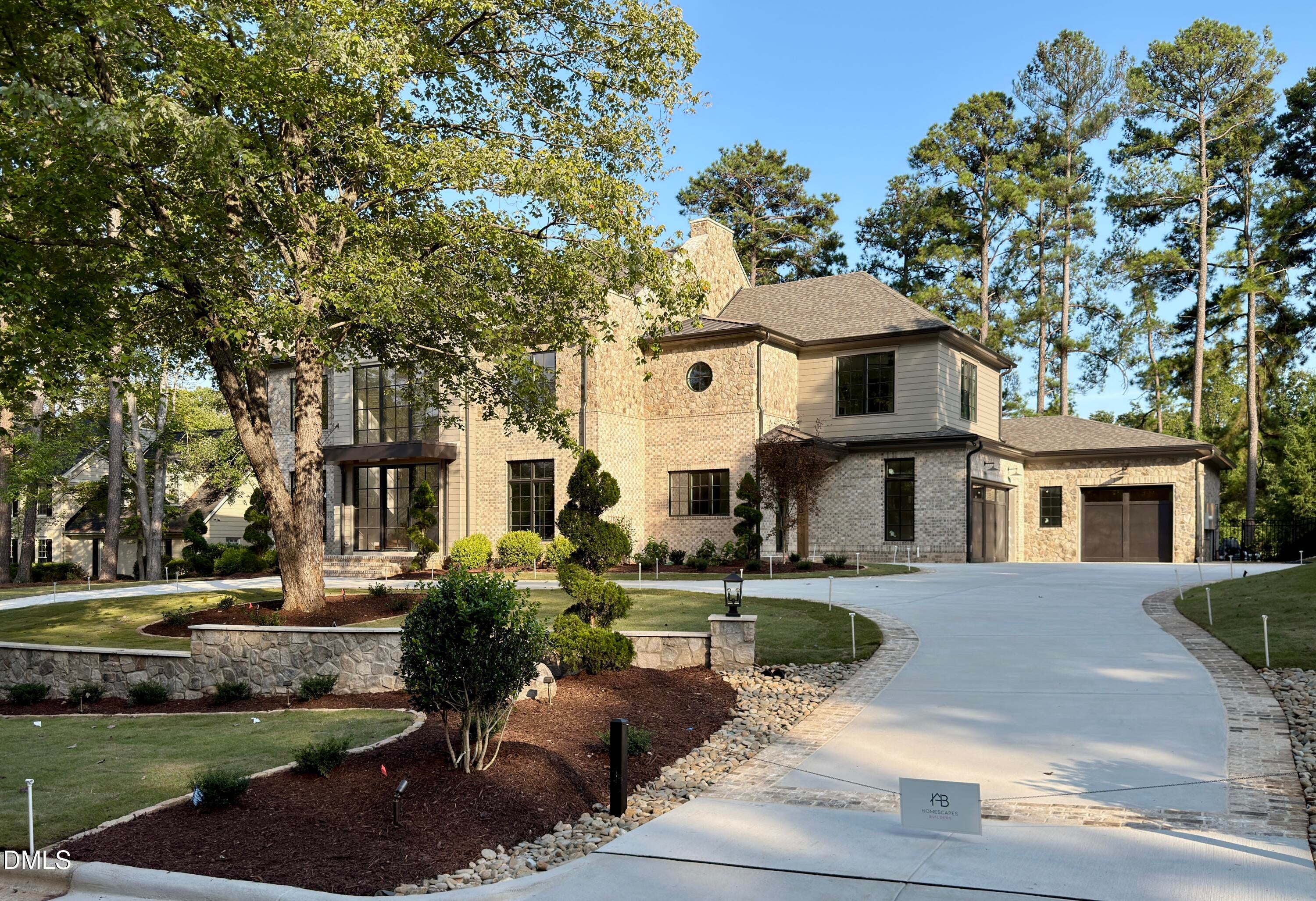 7136 North Ridge Drive