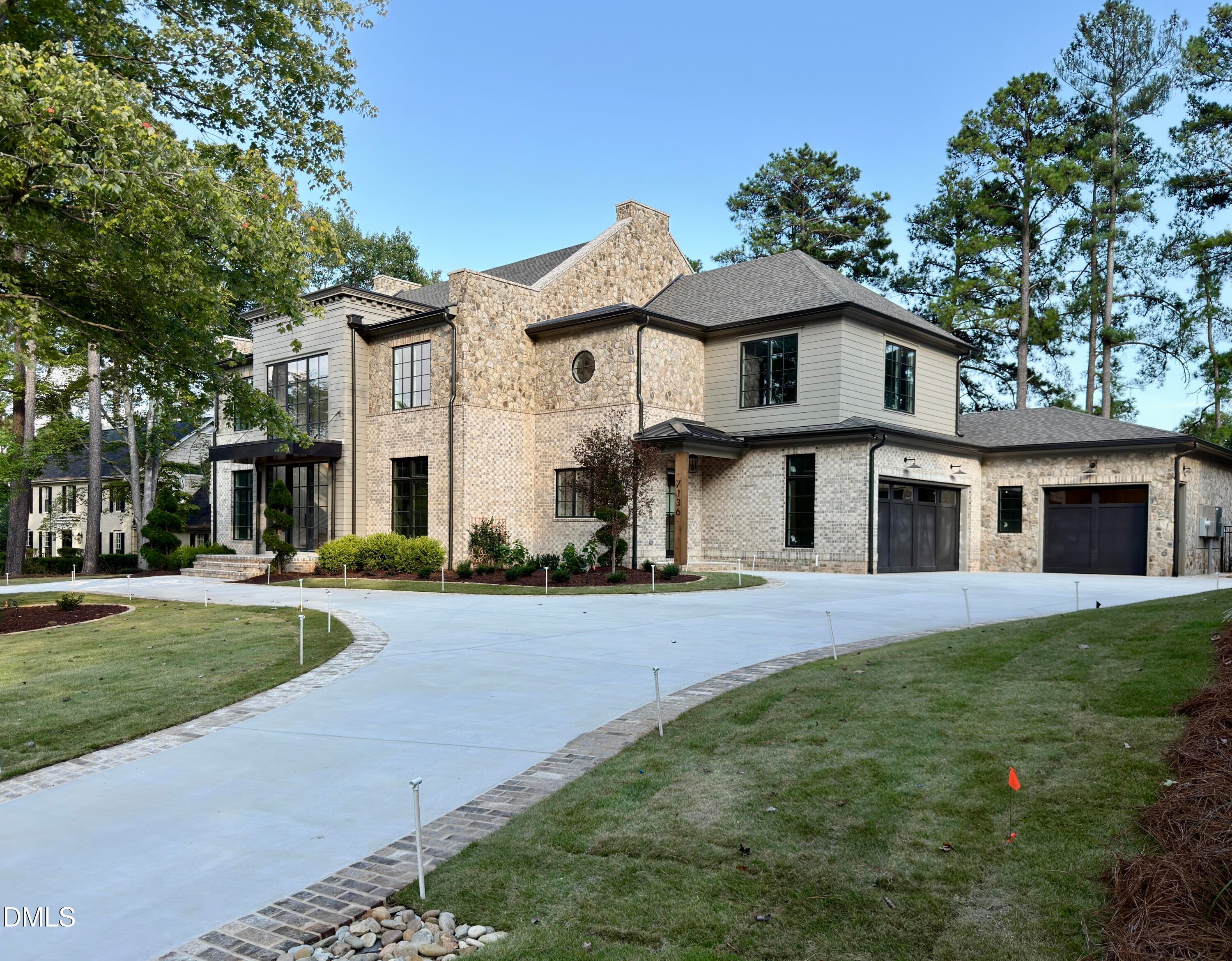 7136 North Ridge Drive