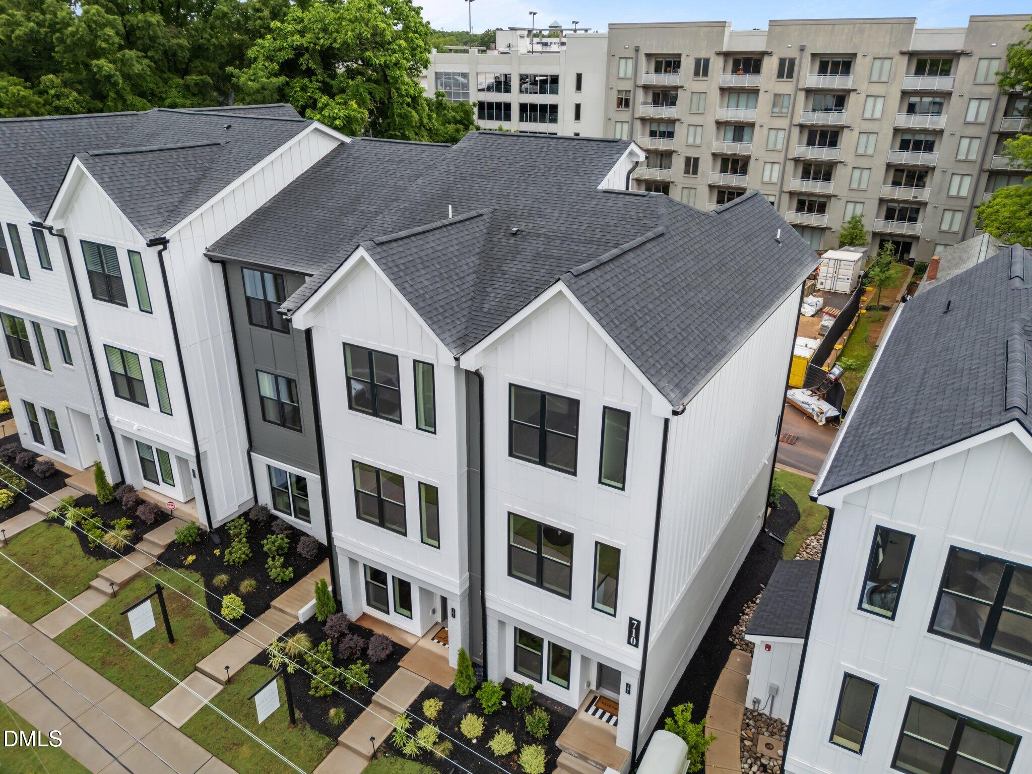 710 W North Street 101