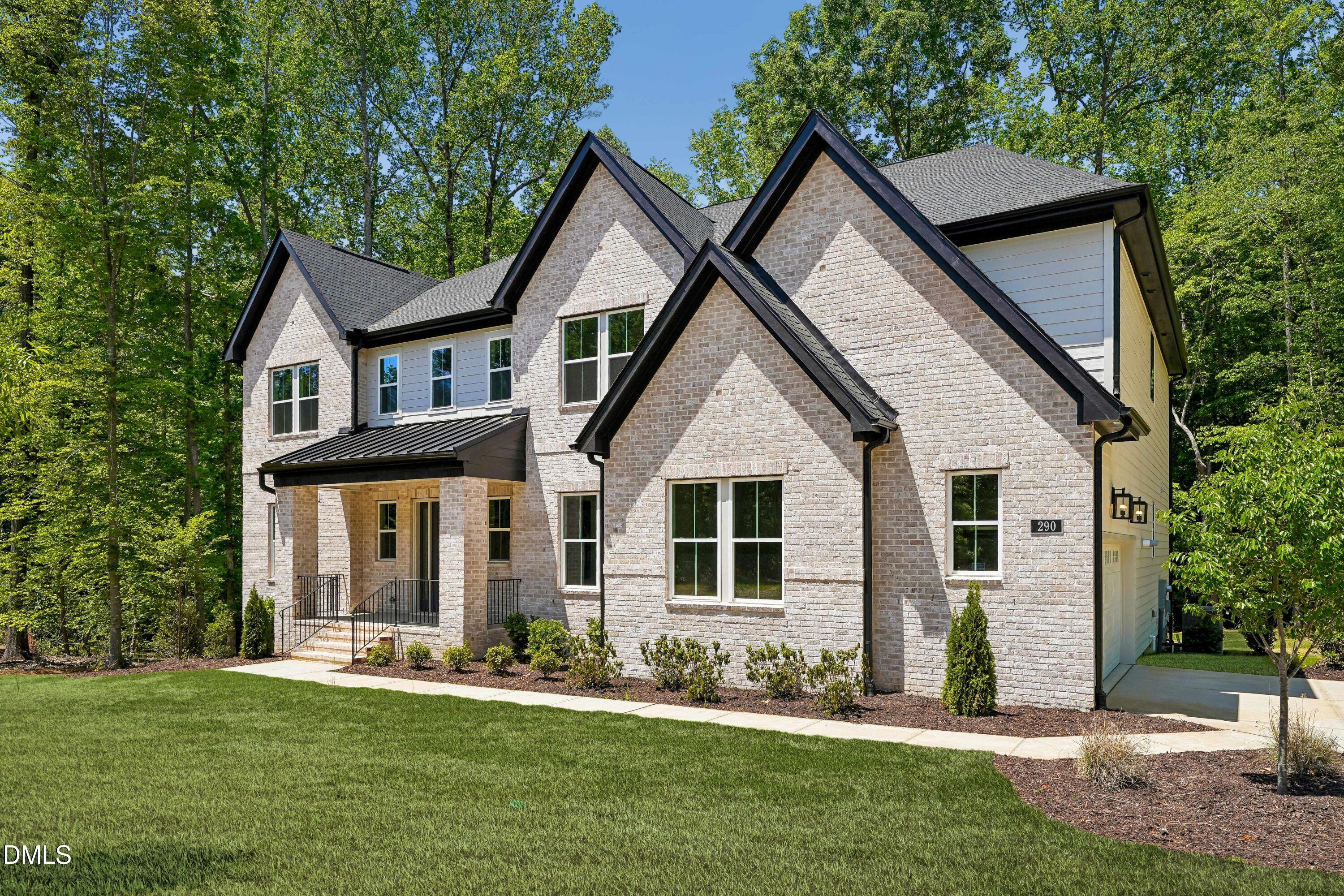 290 Twisted Oak Way