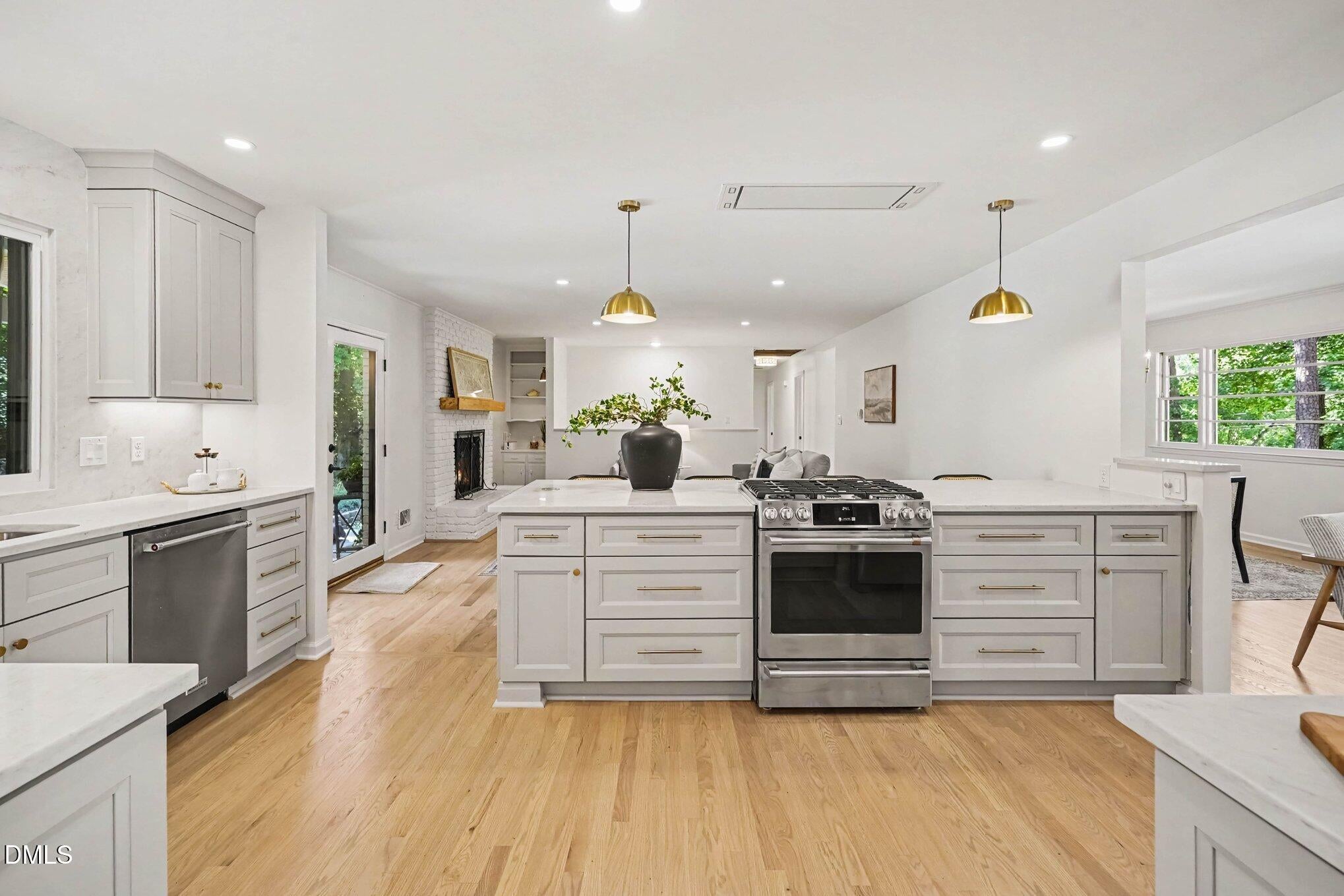 825 Northbrook Drive