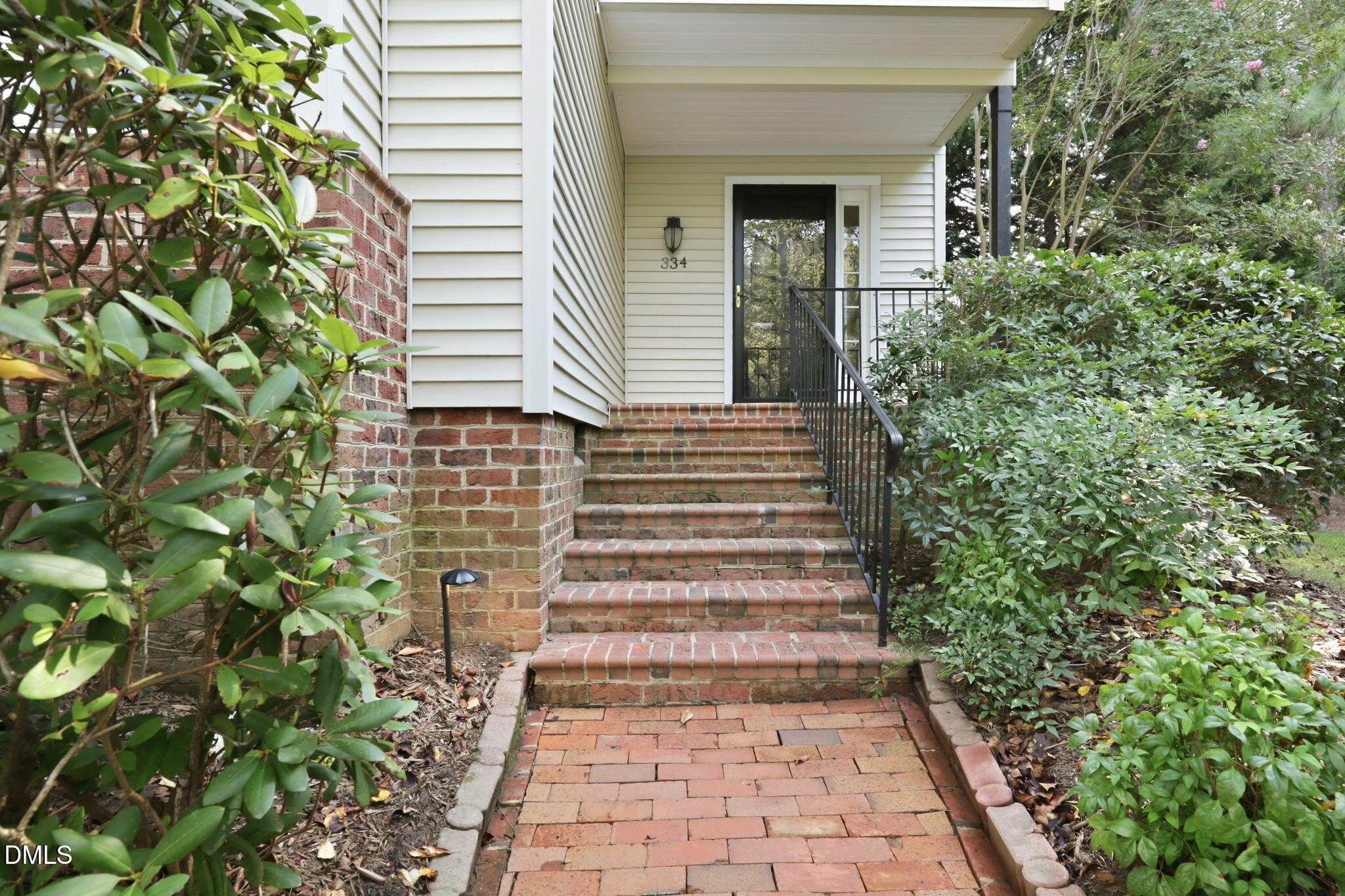 334 Whisperwood Close
