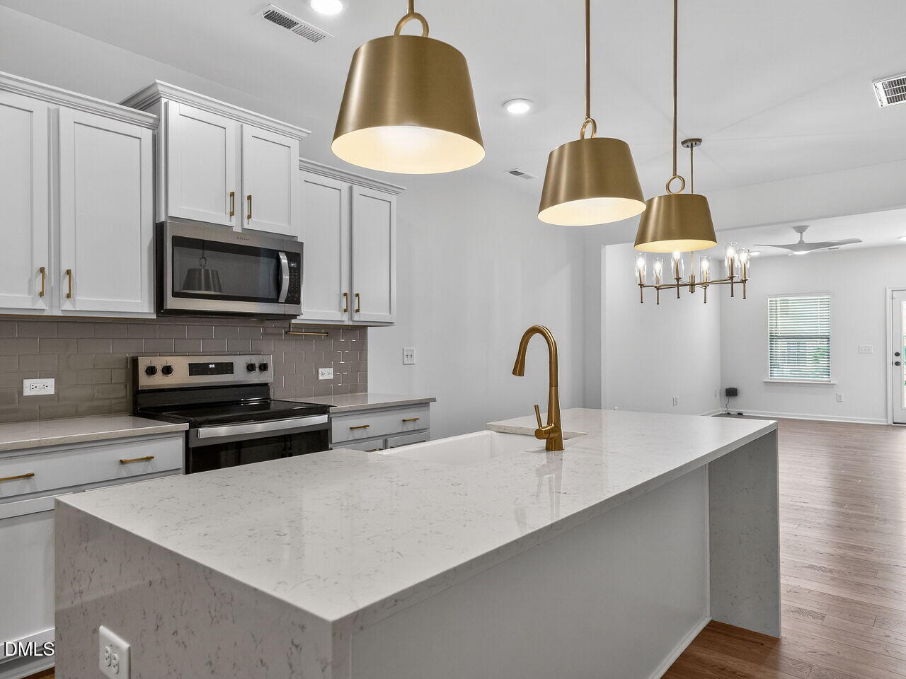38 N District Avenue