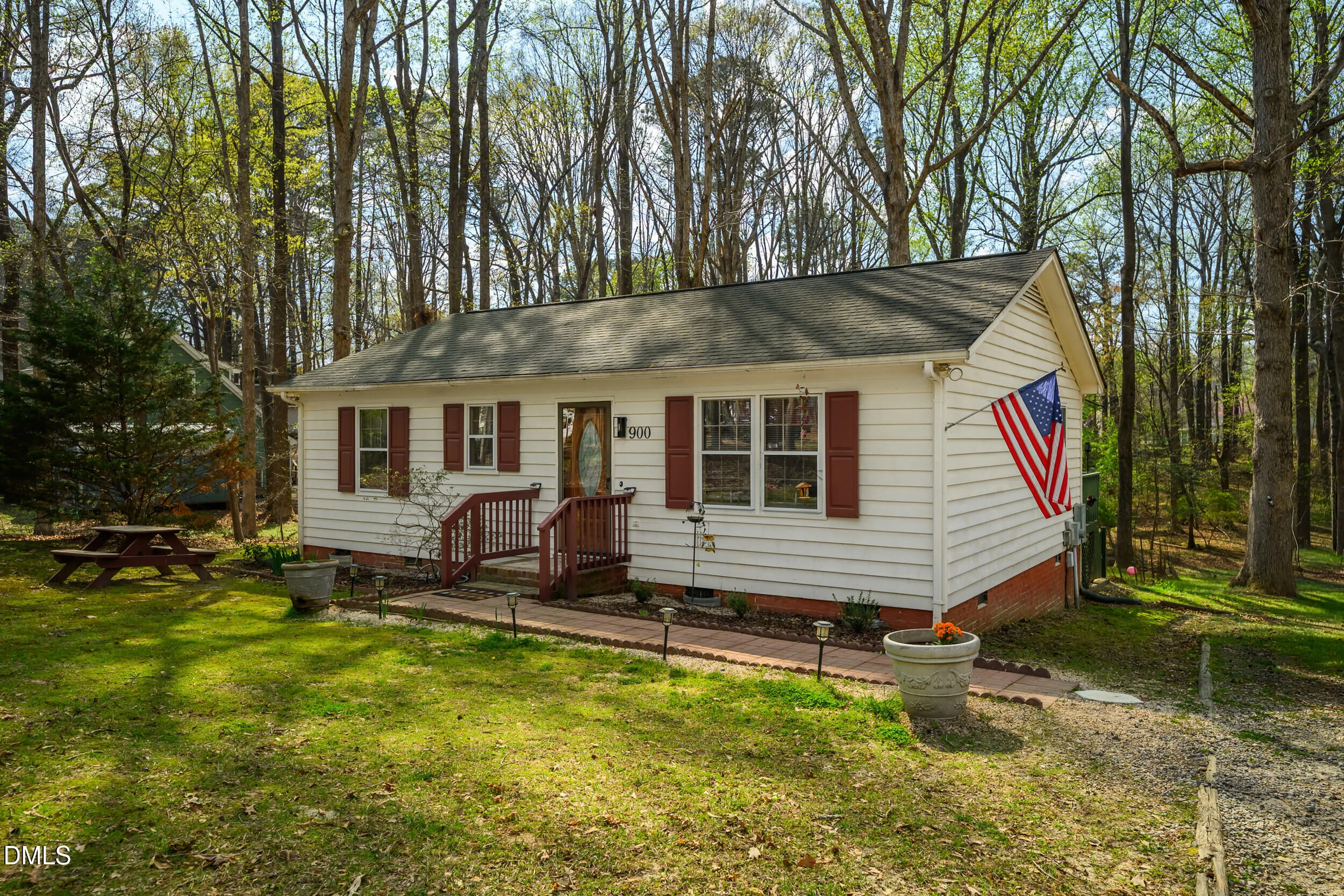 900 Cricket Knoll Road