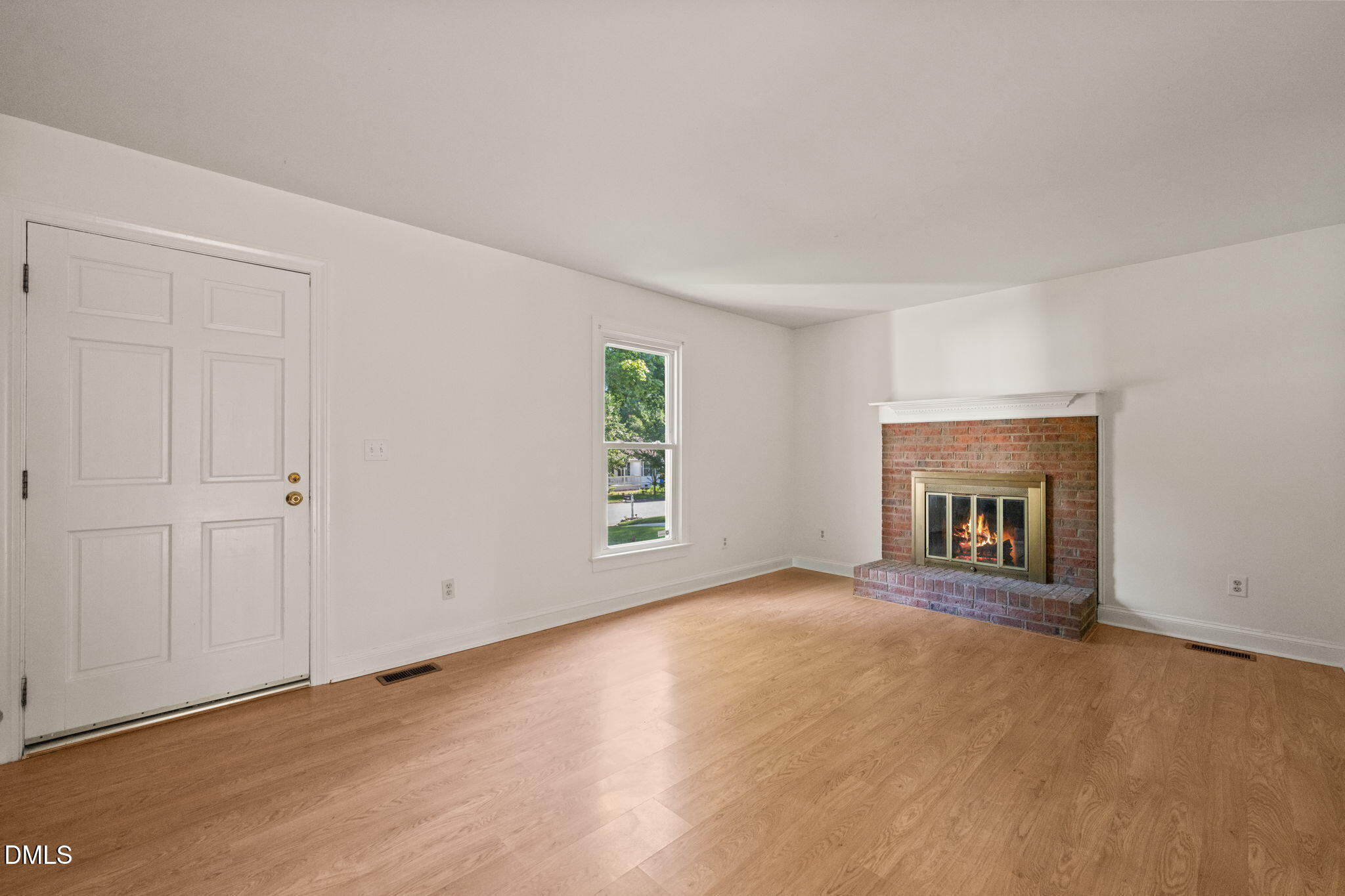 704 E Maple Lane