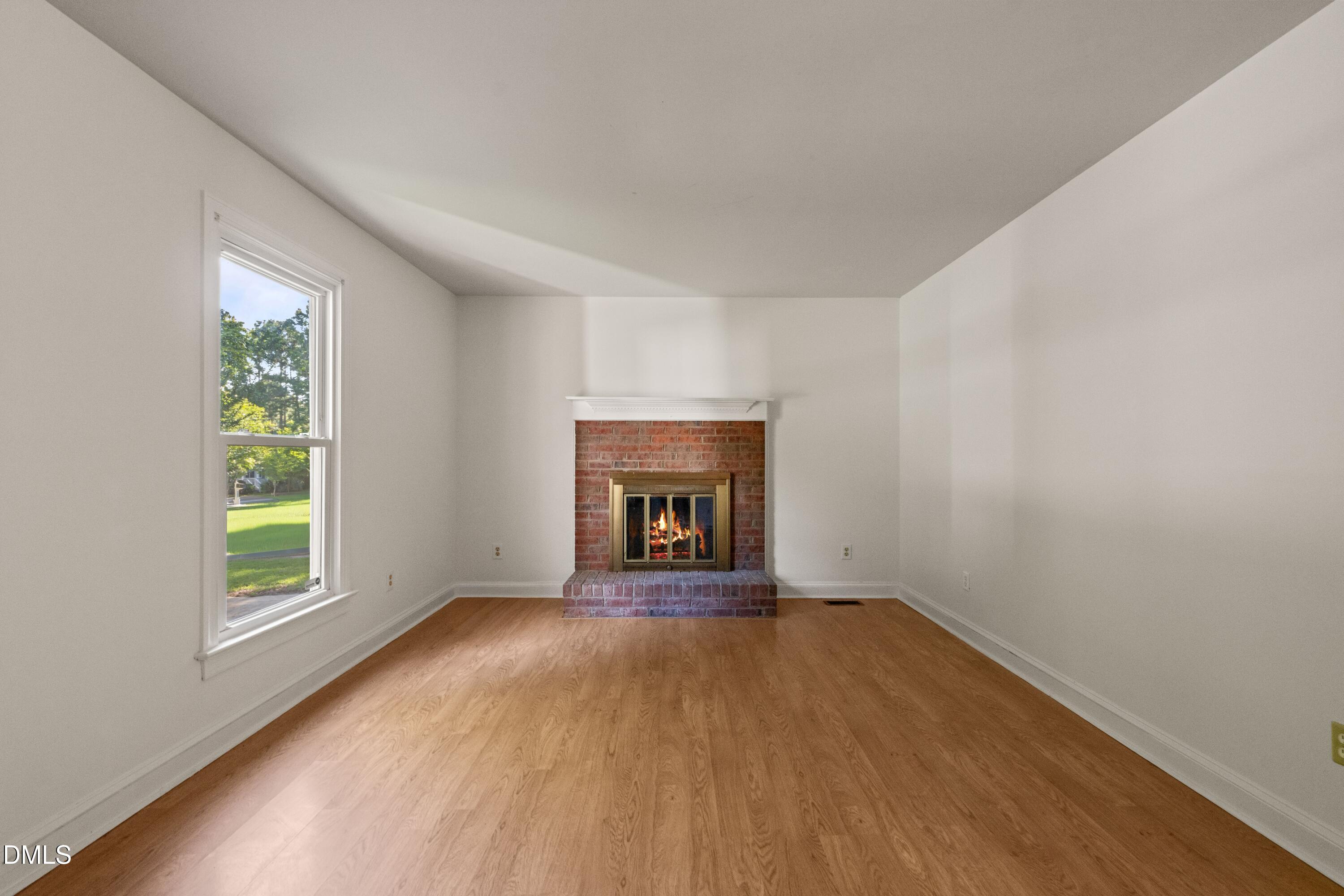 704 E Maple Lane