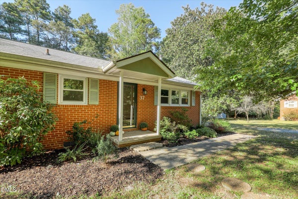 37 S CIRCLE DR, CHAPEL HILL, NC 27516 - Image a8fefe00afa237a3d2e08524e14075bc/3508010806