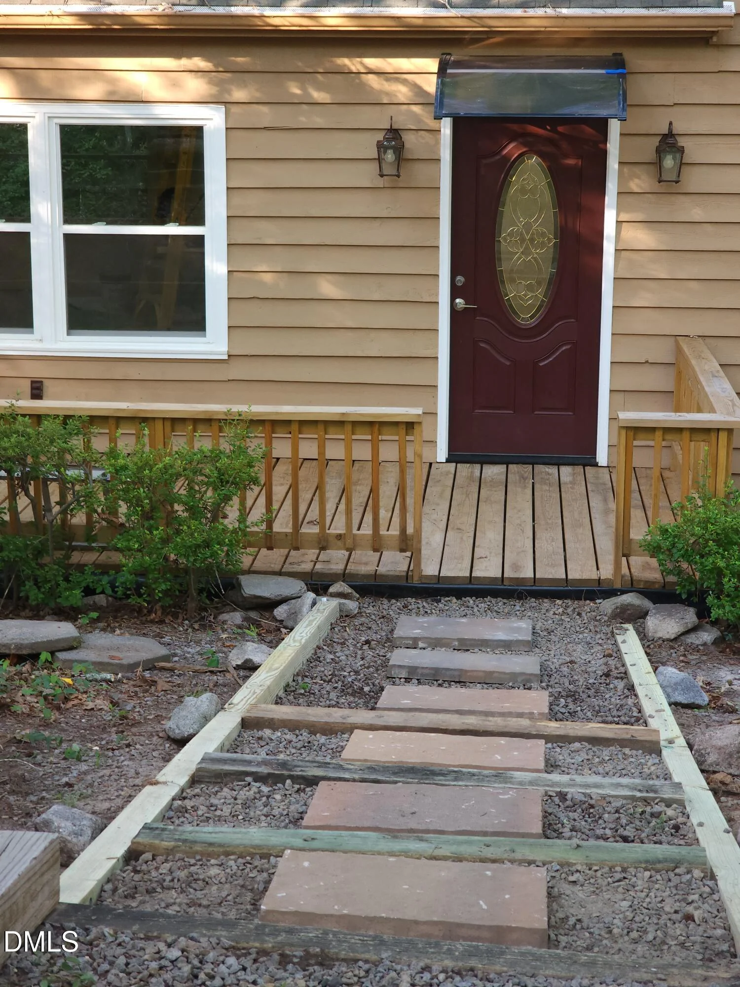 1002 N Windrace Trail