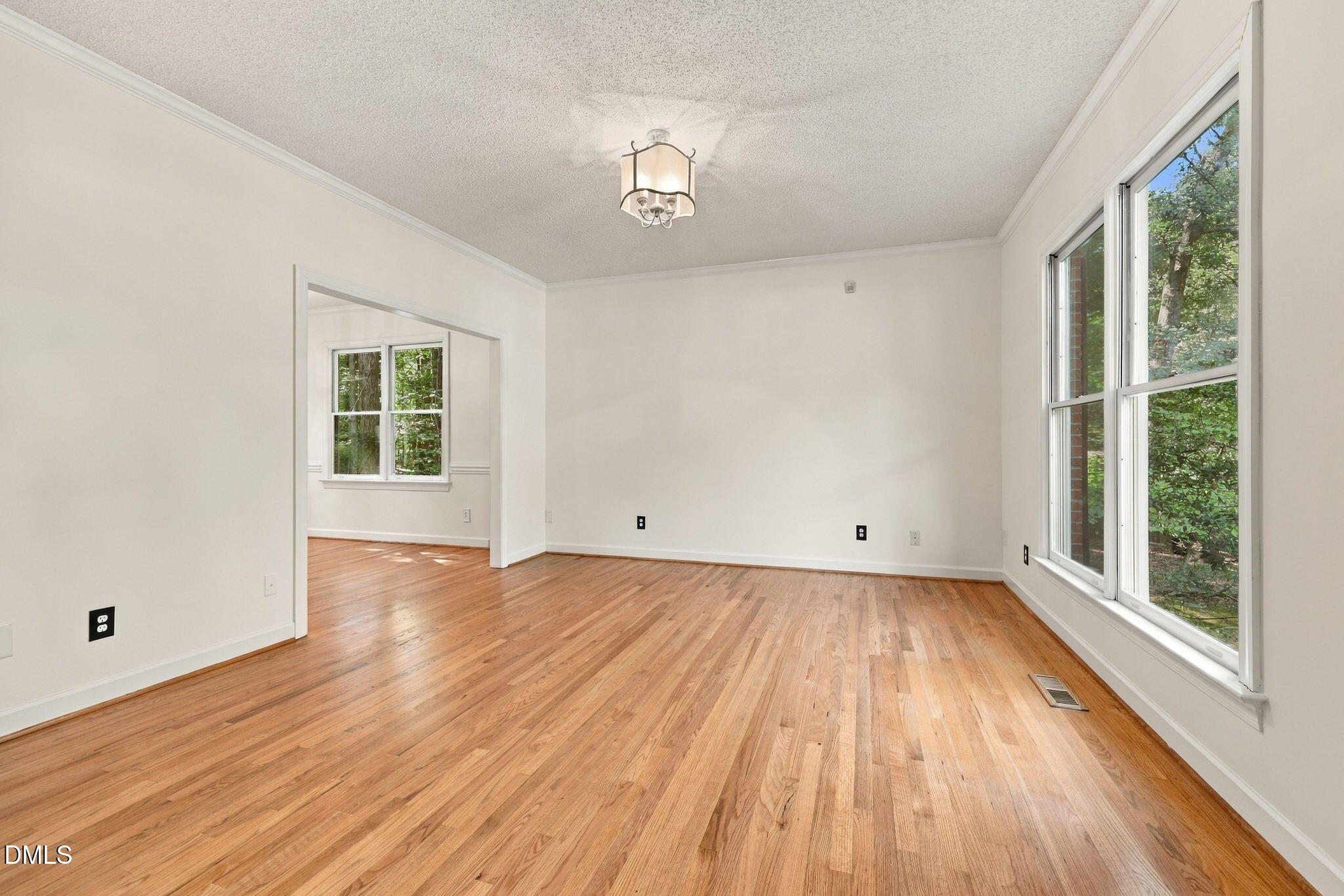 102 Robert Hunt Drive