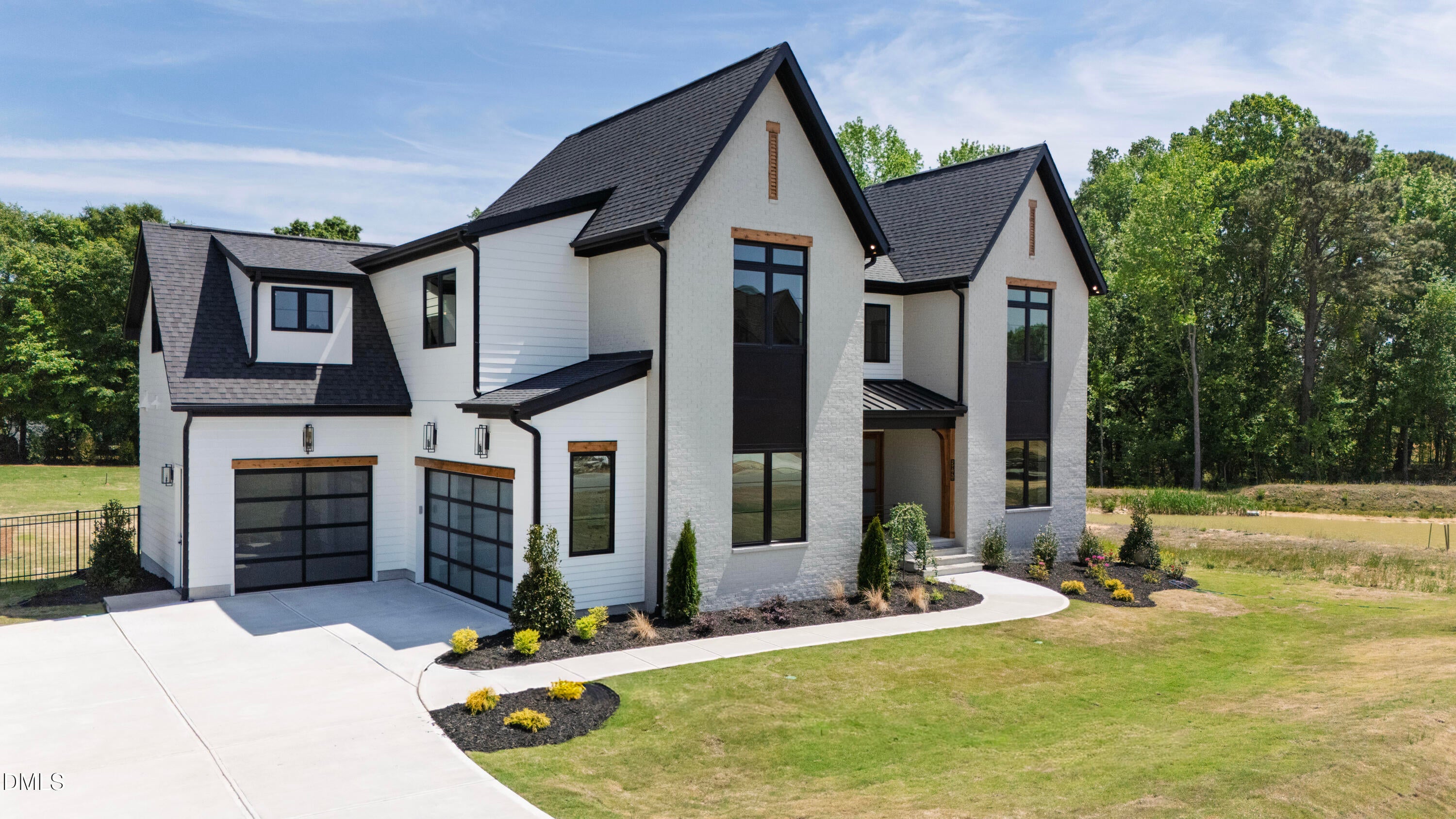 5841 Carriage Gate Drive