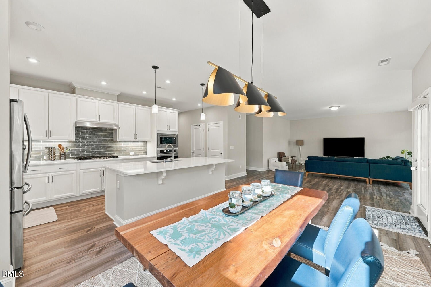213 Roundview Court