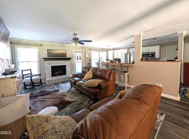 500 Brownbark Lane, photo 5 of 24