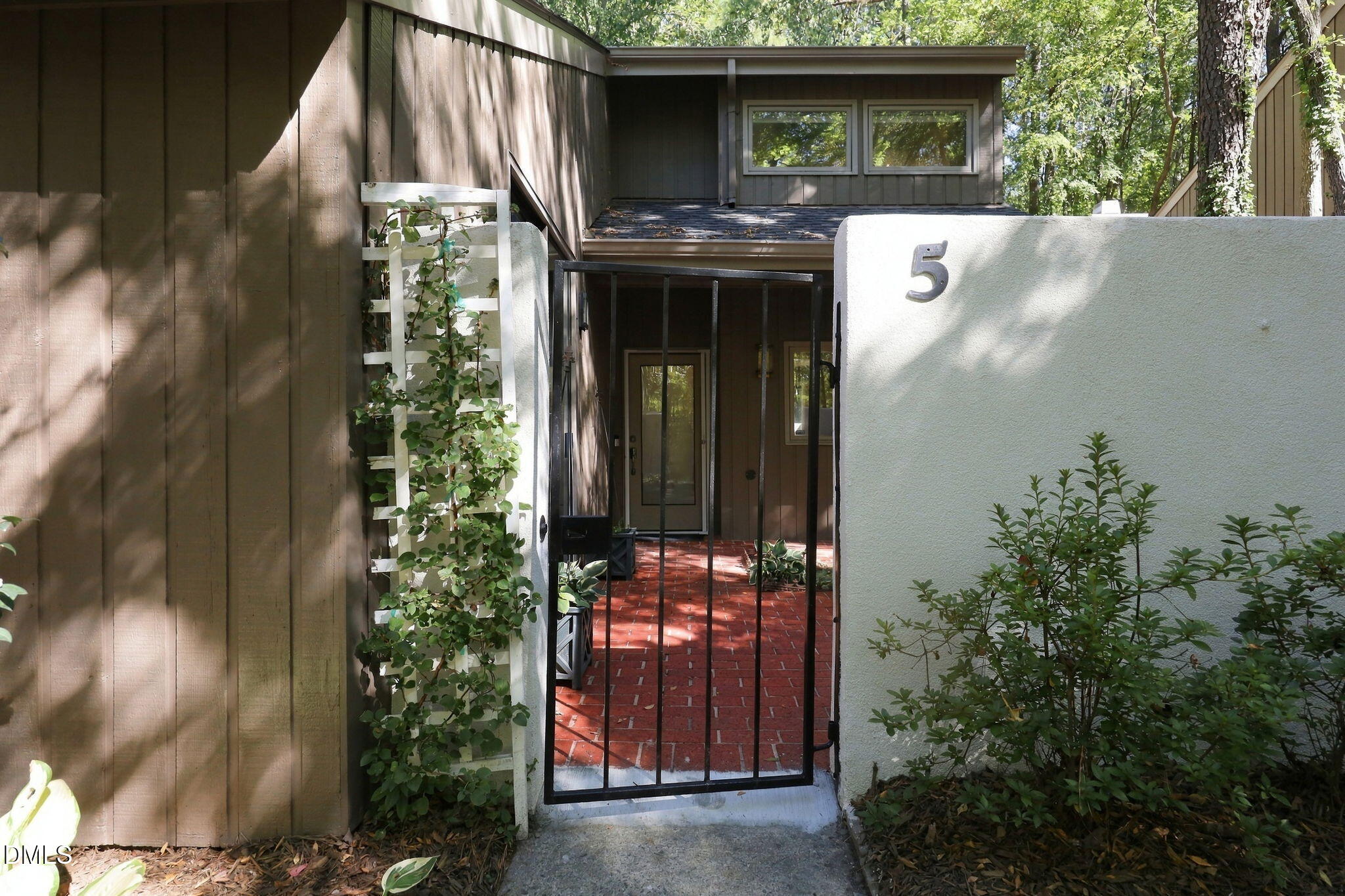 5 Banstead Place