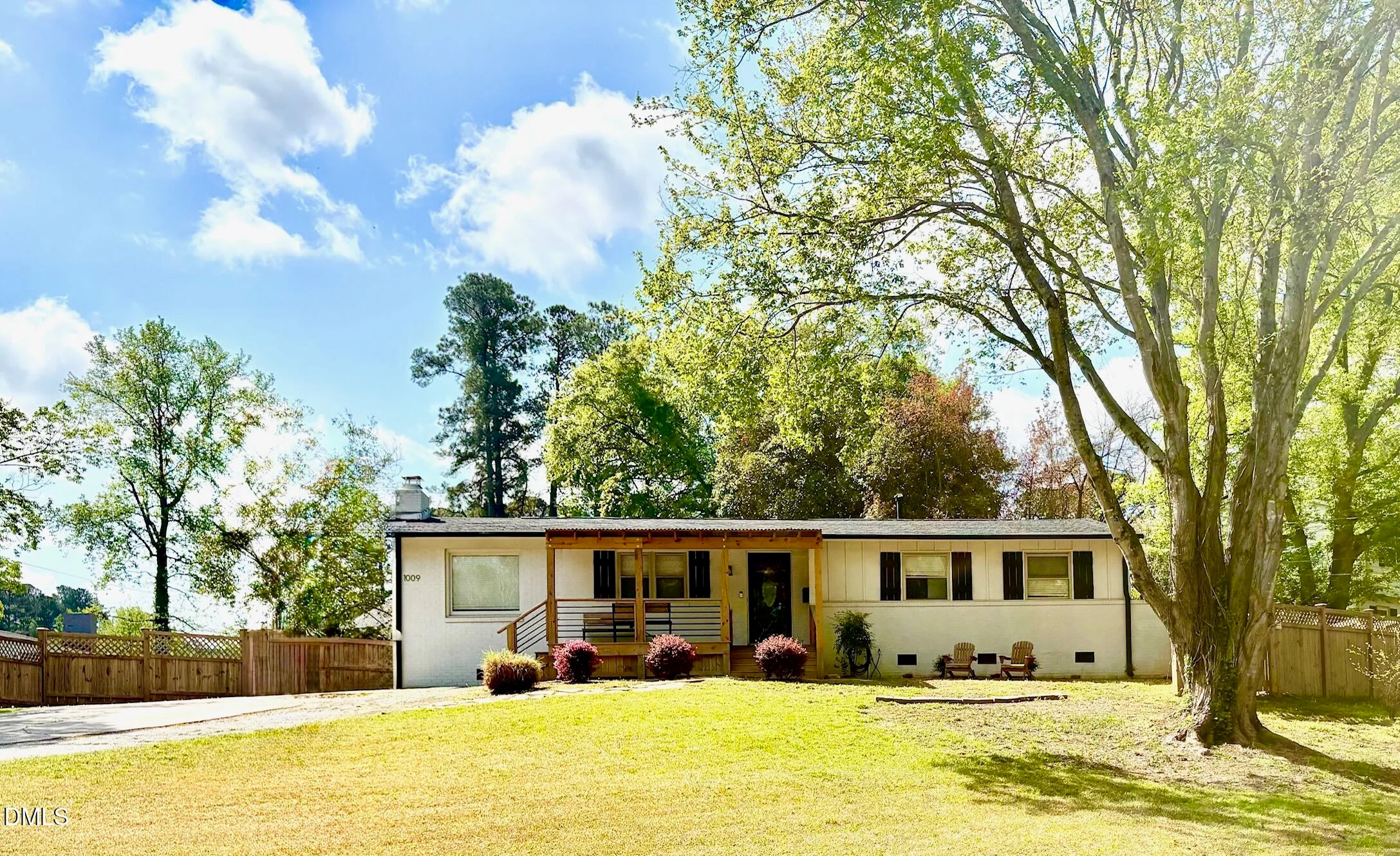 1009 Helms Pl