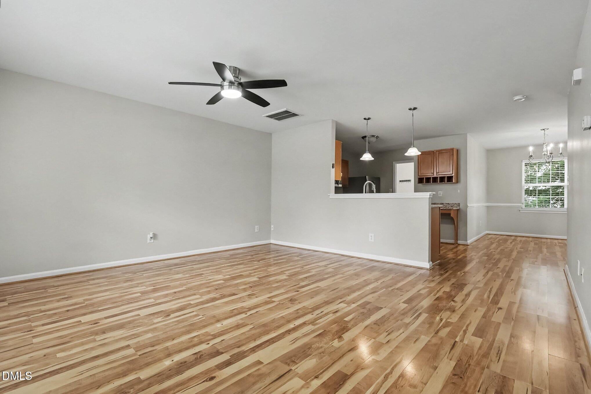 8879 Thornton Town Place