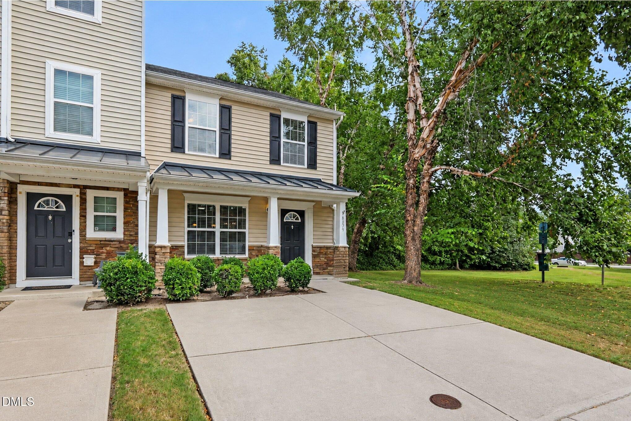 8879 Thornton Town Place