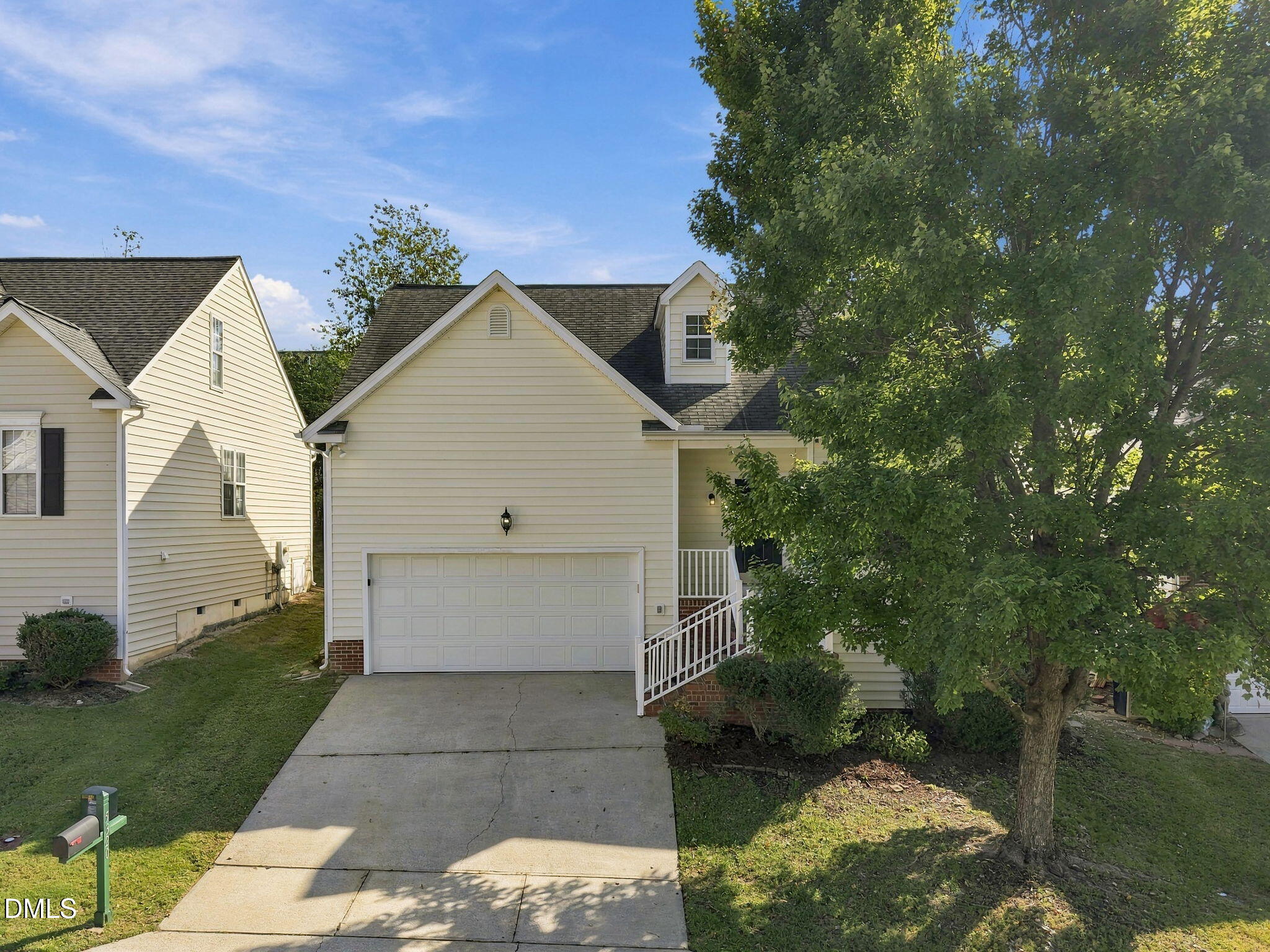 5320 Sahalee Way