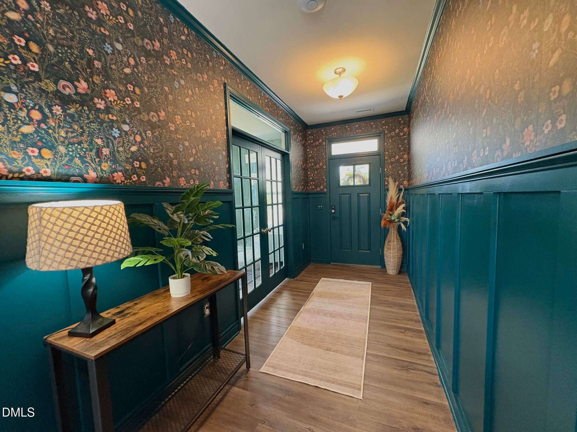 4 E Odell Lane