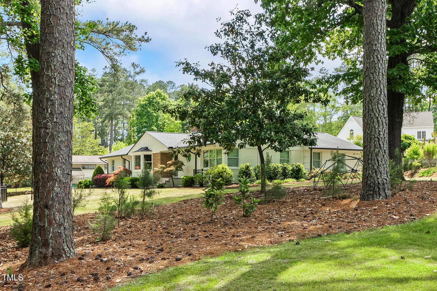 100 W Lakeside Drive