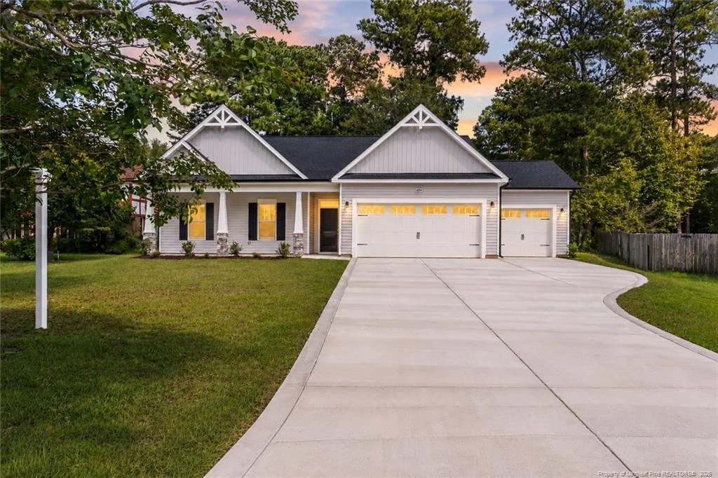 404 Gleneagles Court