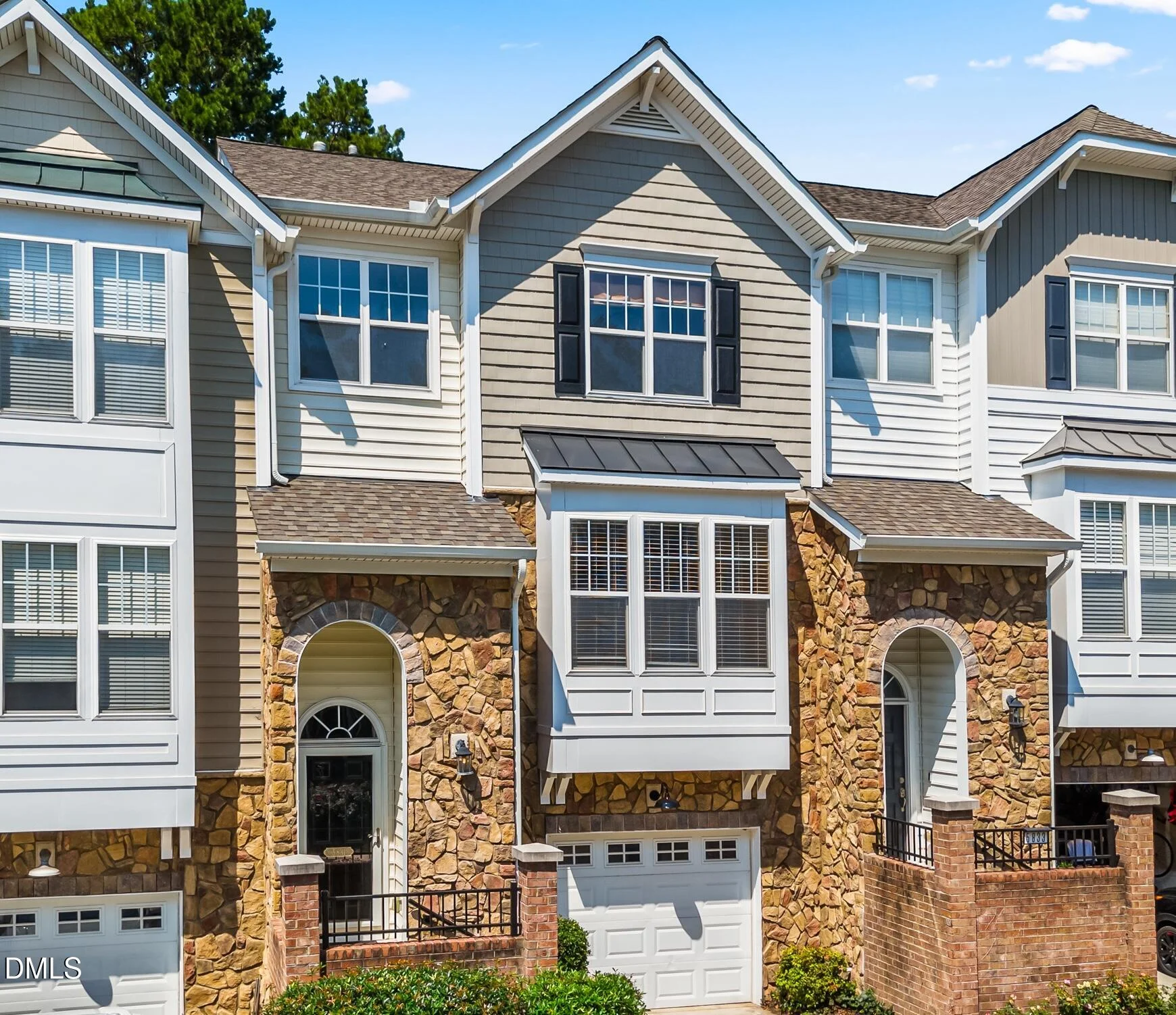 5831 Cameo Glass Way