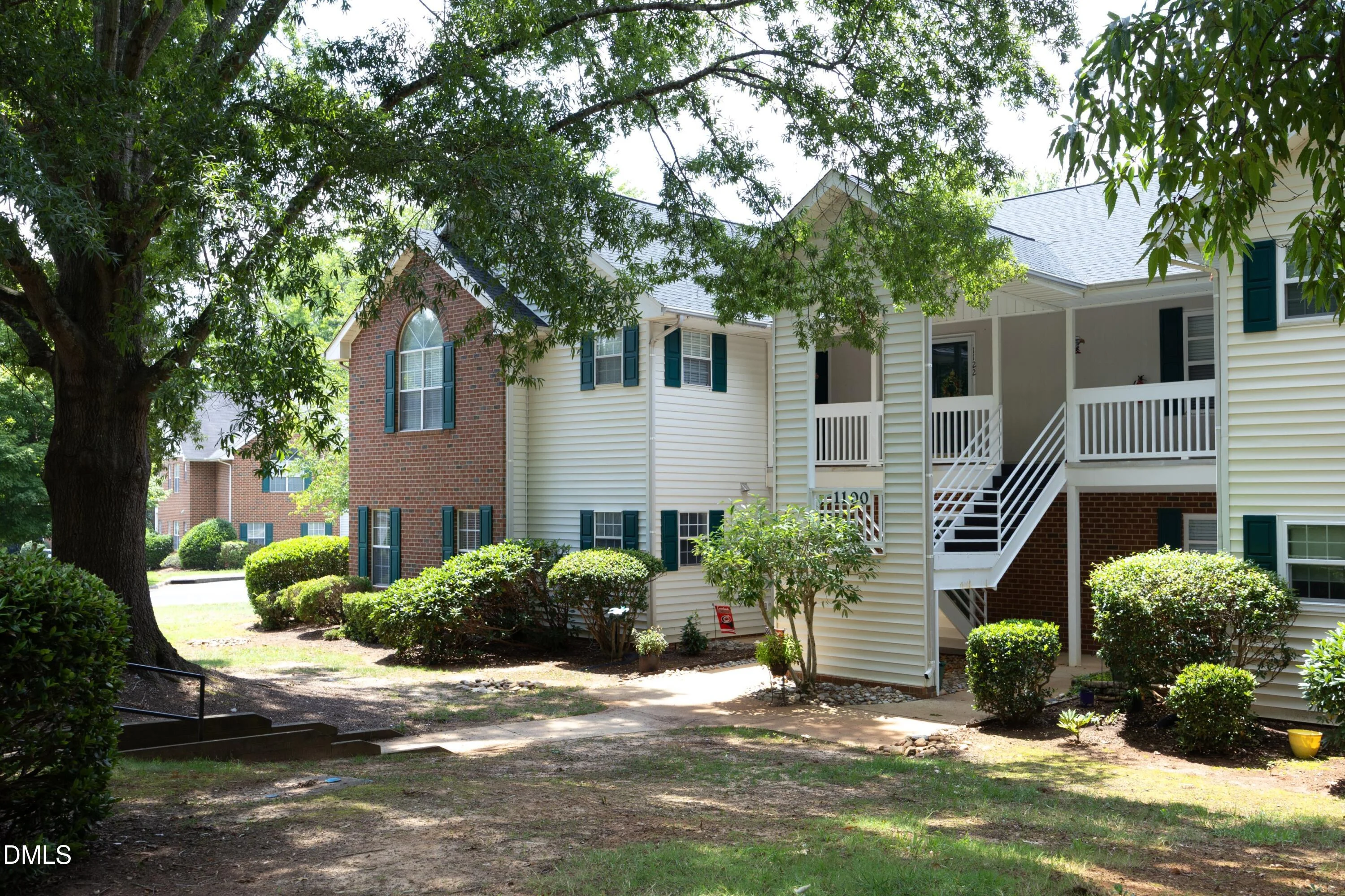 1112 Renshaw Court