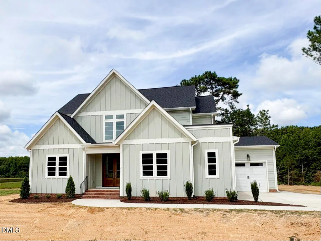 215 Broadleaf Lane