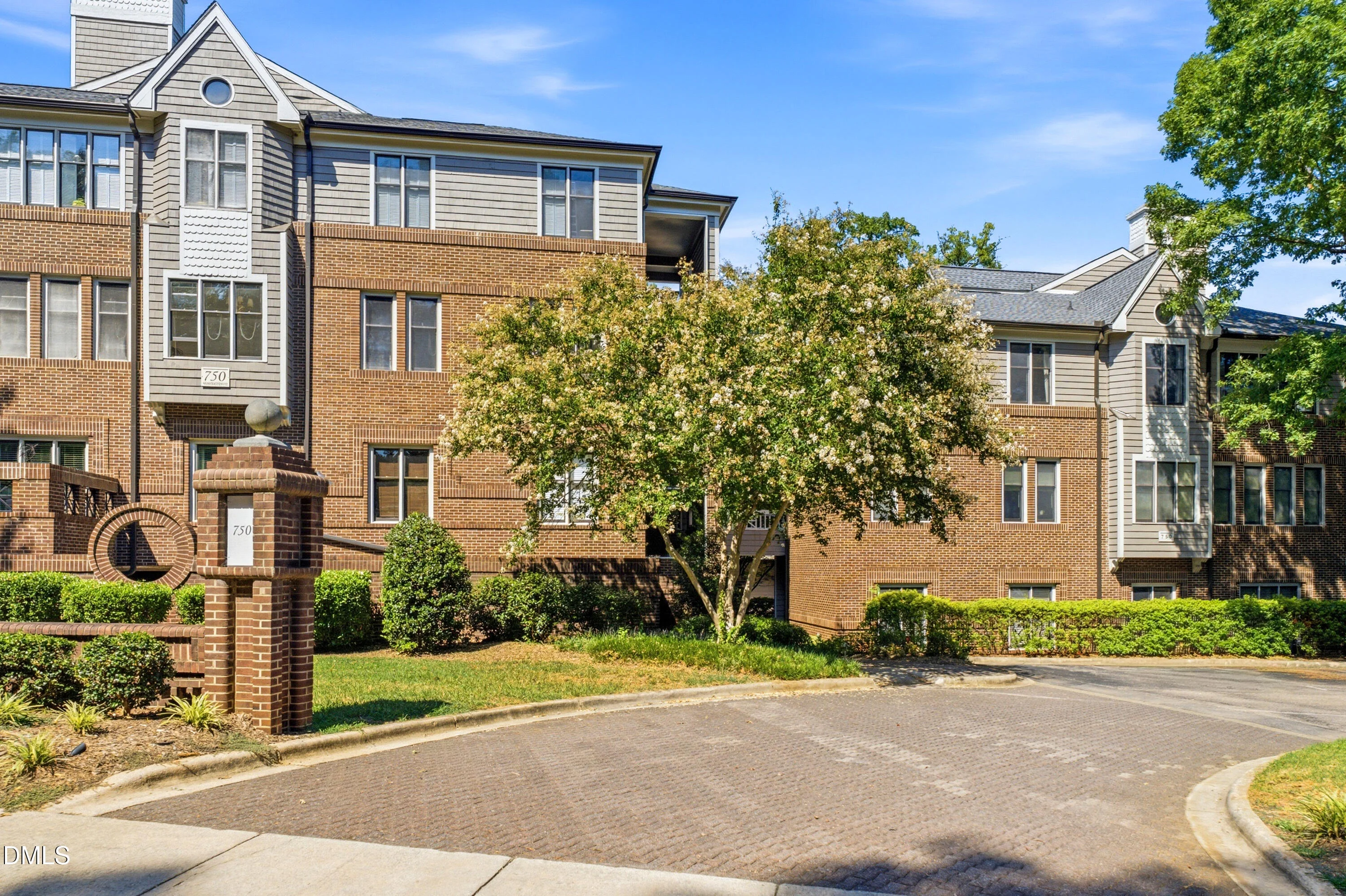 750 Washington Street Unit 302