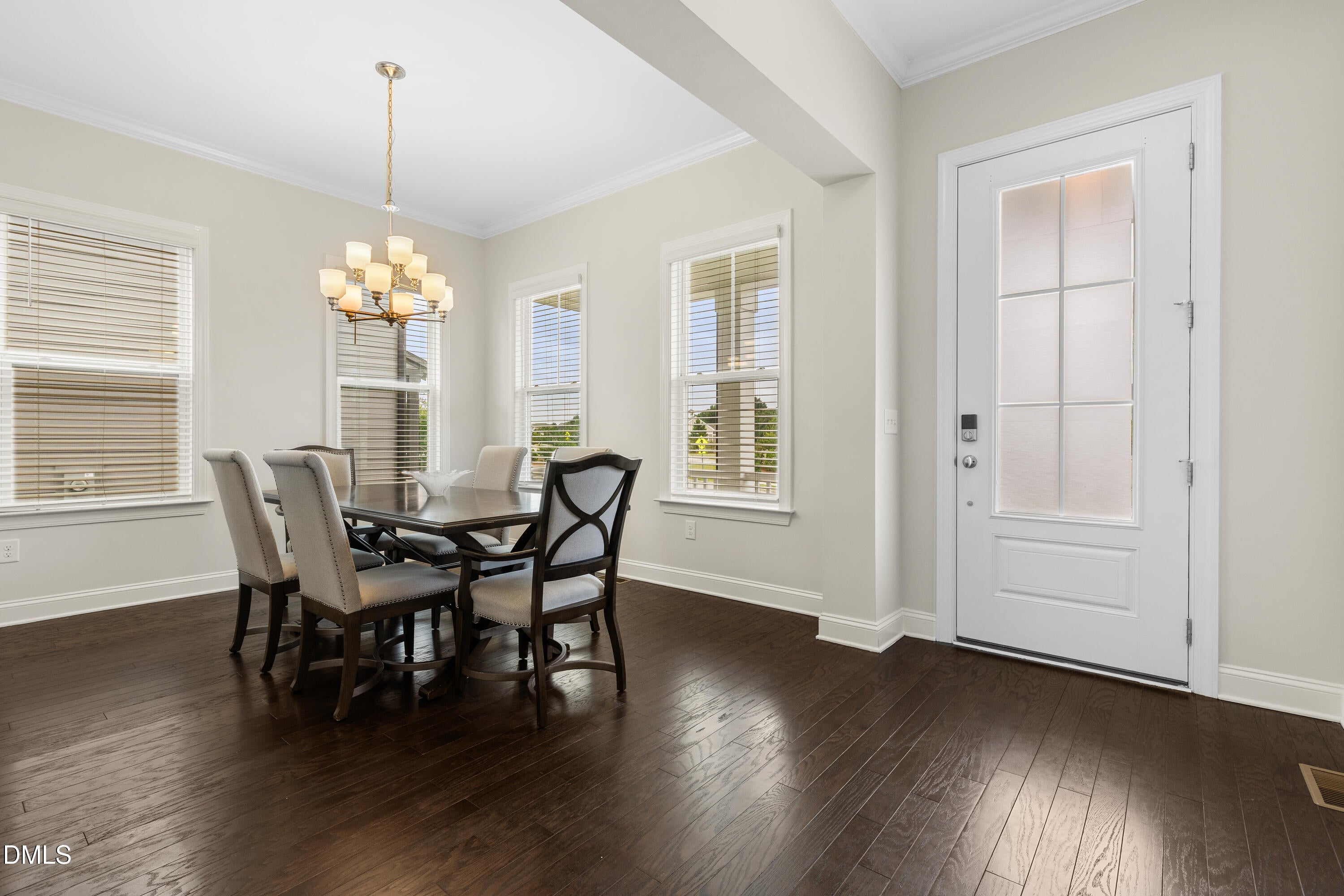 912 Village View Lane