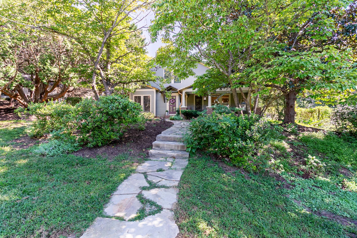 114 N Occoneechee Street