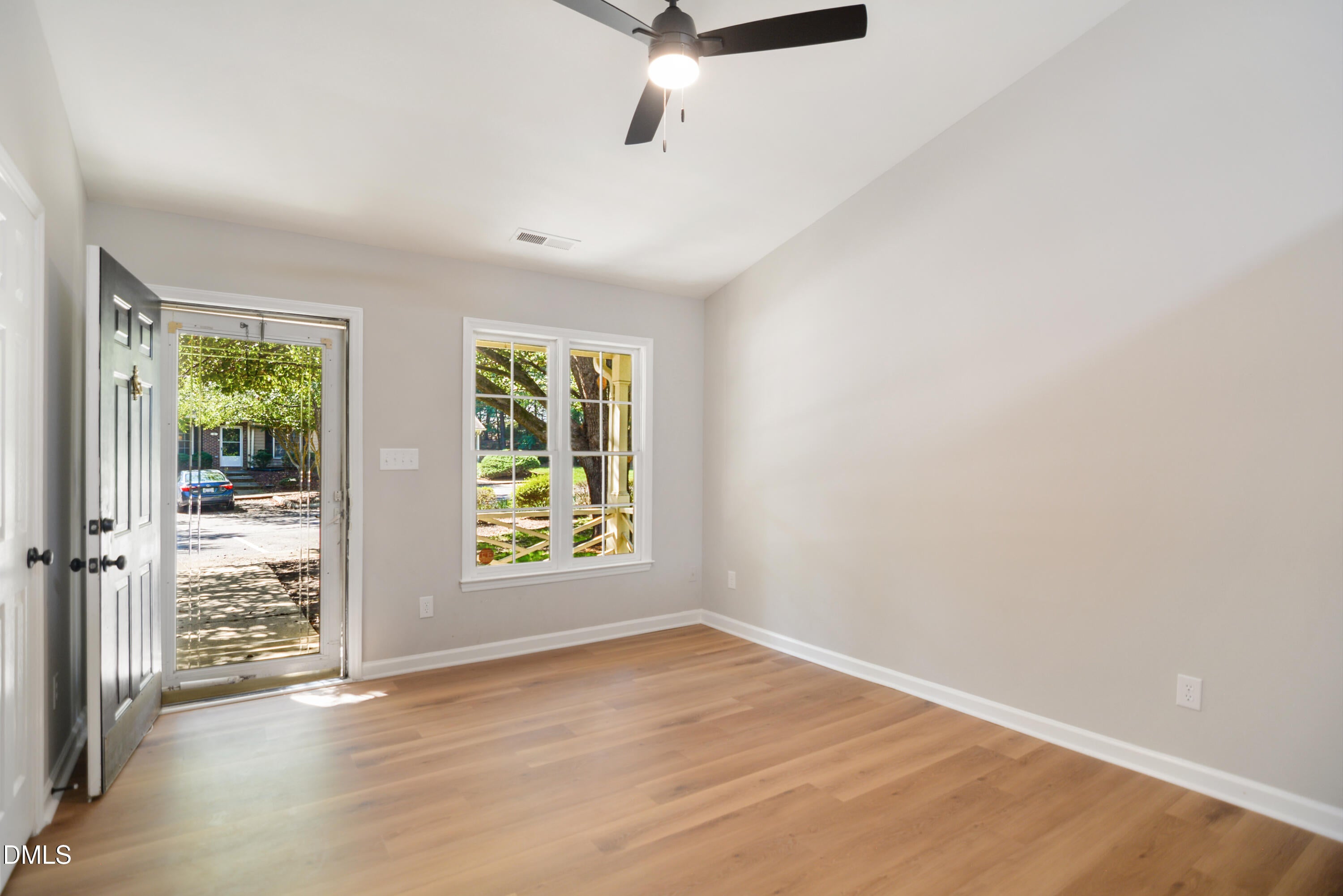 9 Crystal Oaks Court