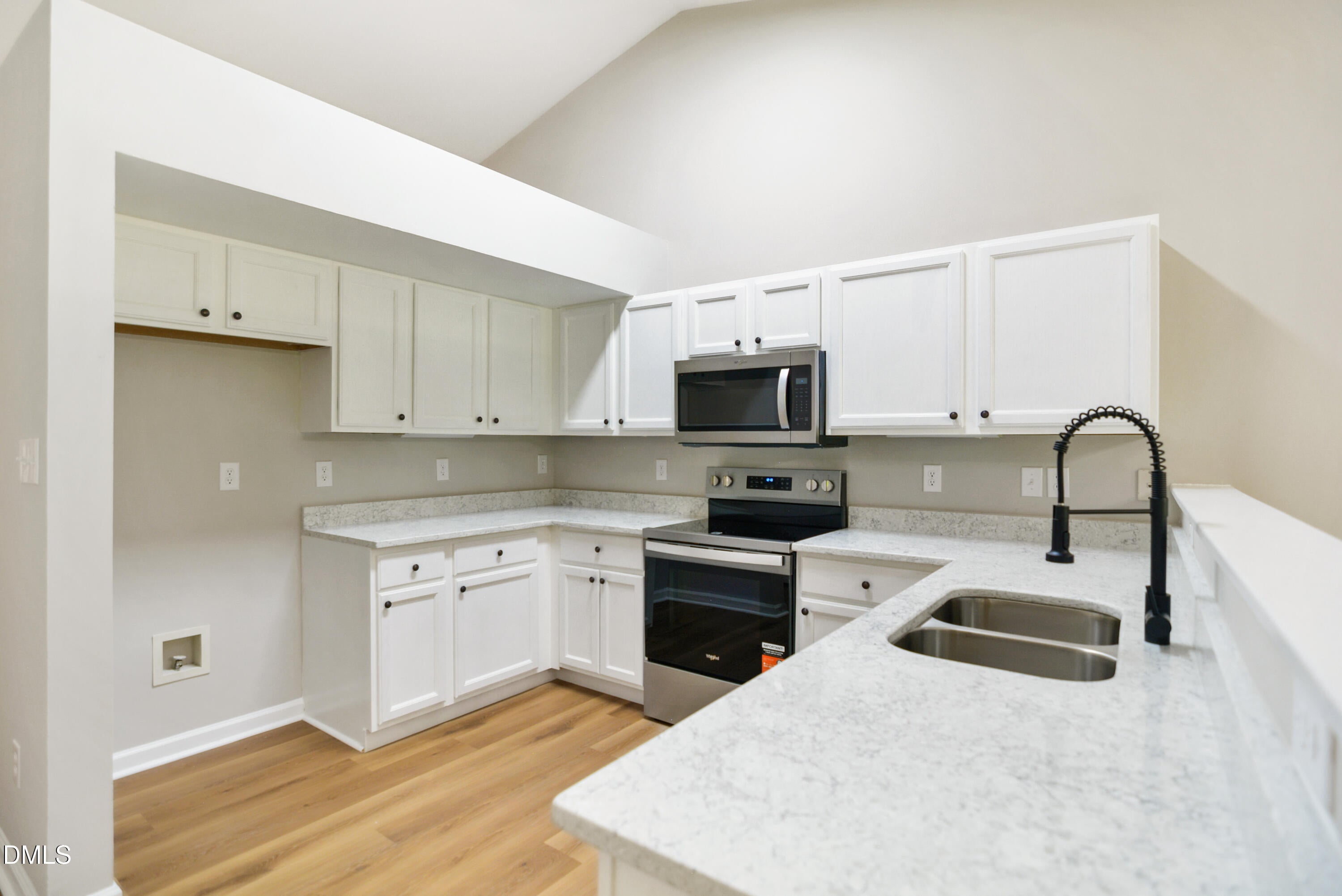 9 Crystal Oaks Court