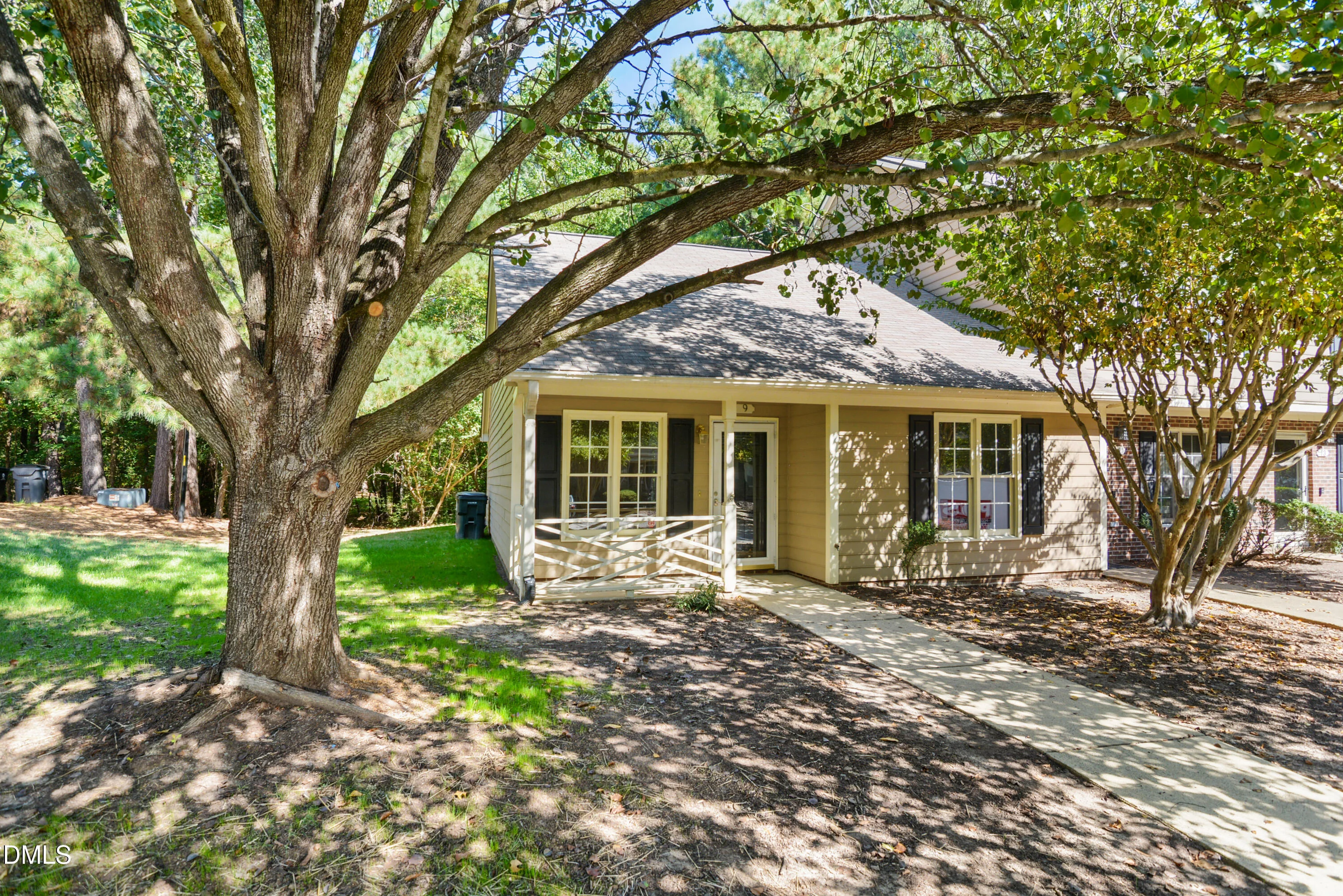 9 Crystal Oaks Court
