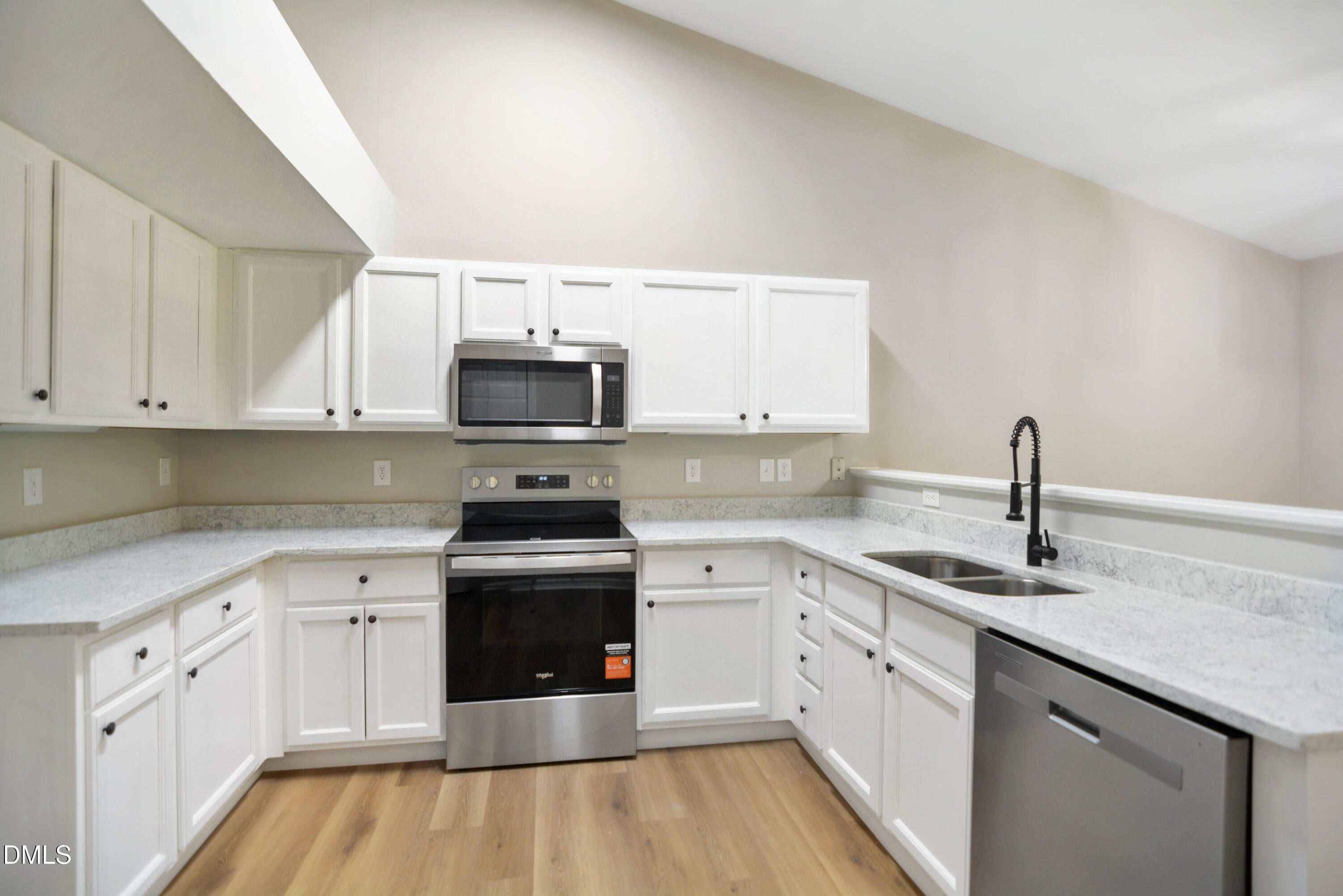 9 Crystal Oaks Court