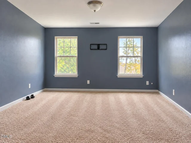 2586 Lacy Holt Road, photo 5 of 14