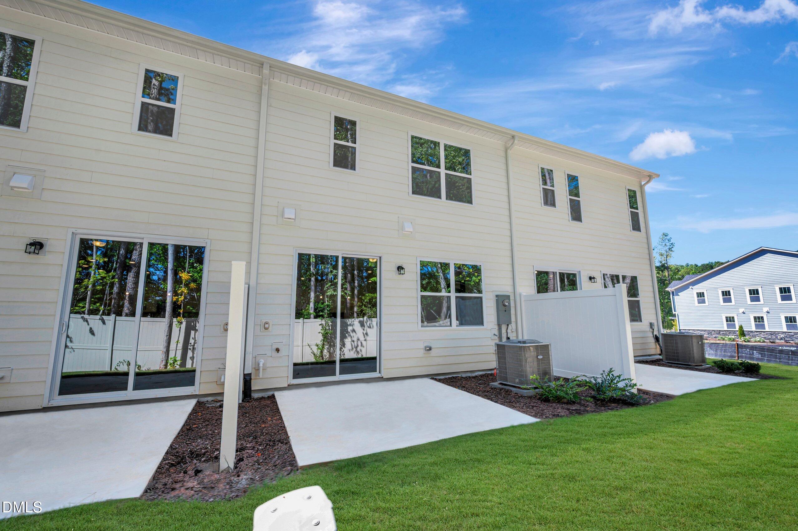 2932 Spring Manor Way