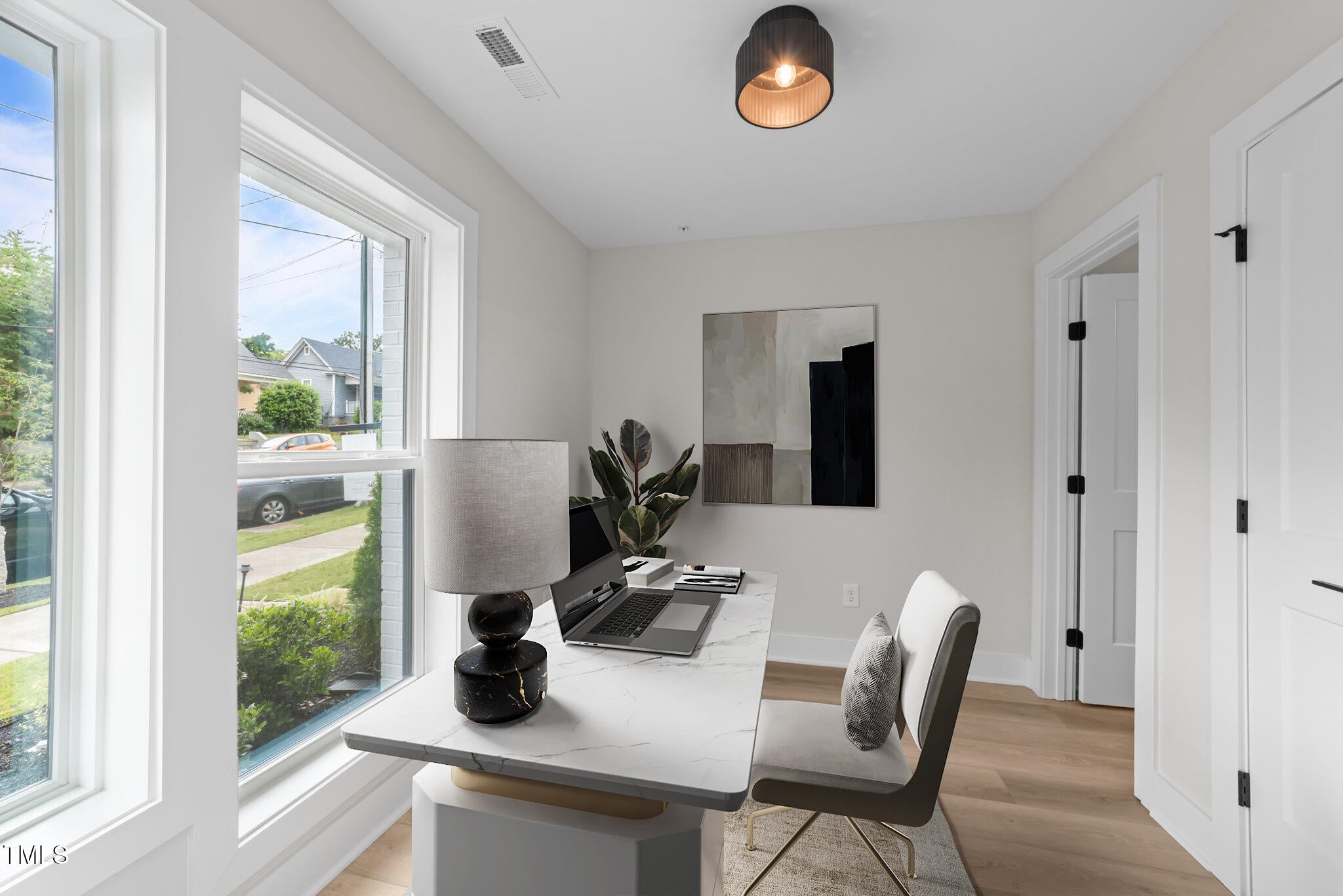 710 W North Street 101