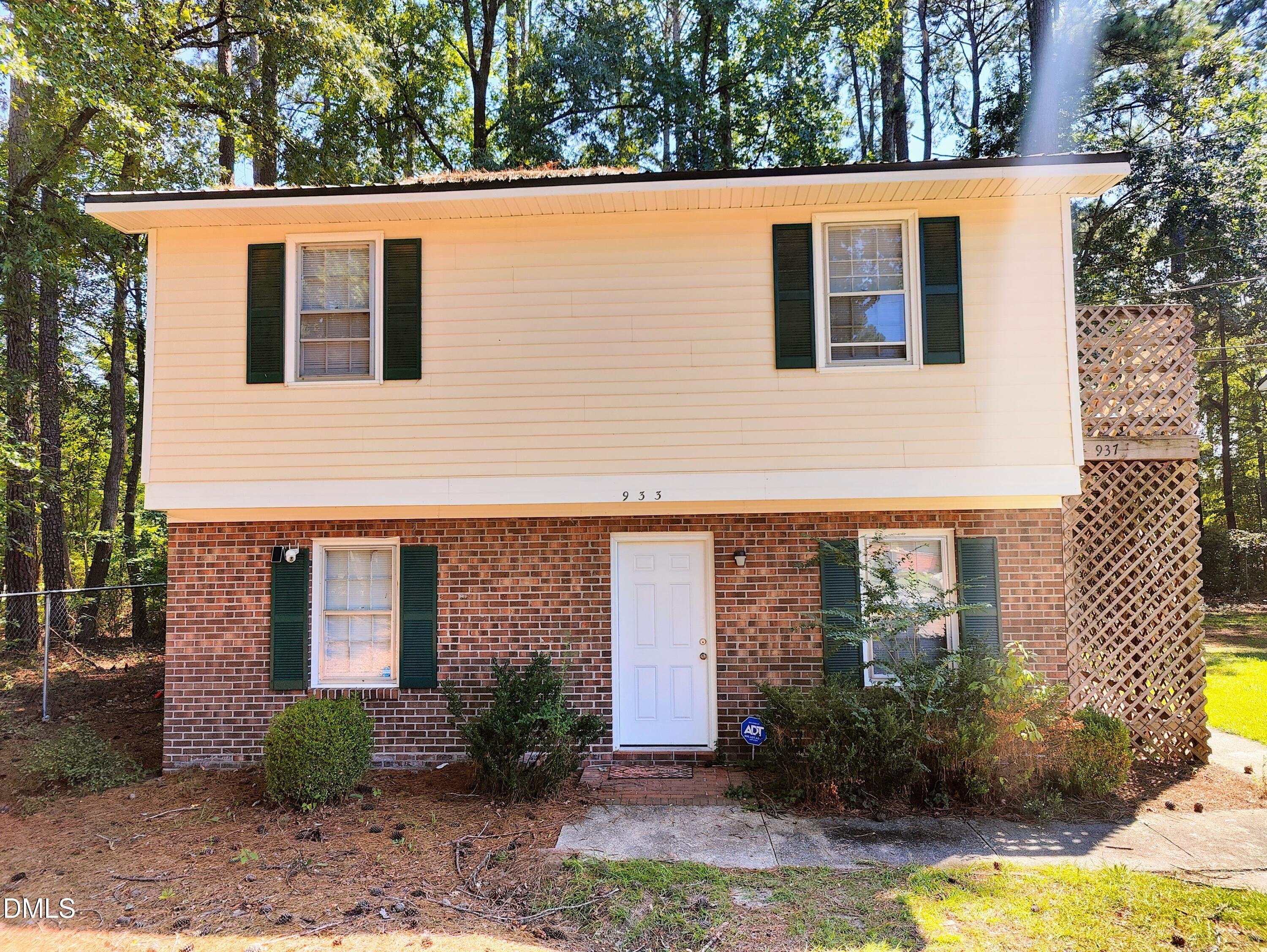 901 Planters Street