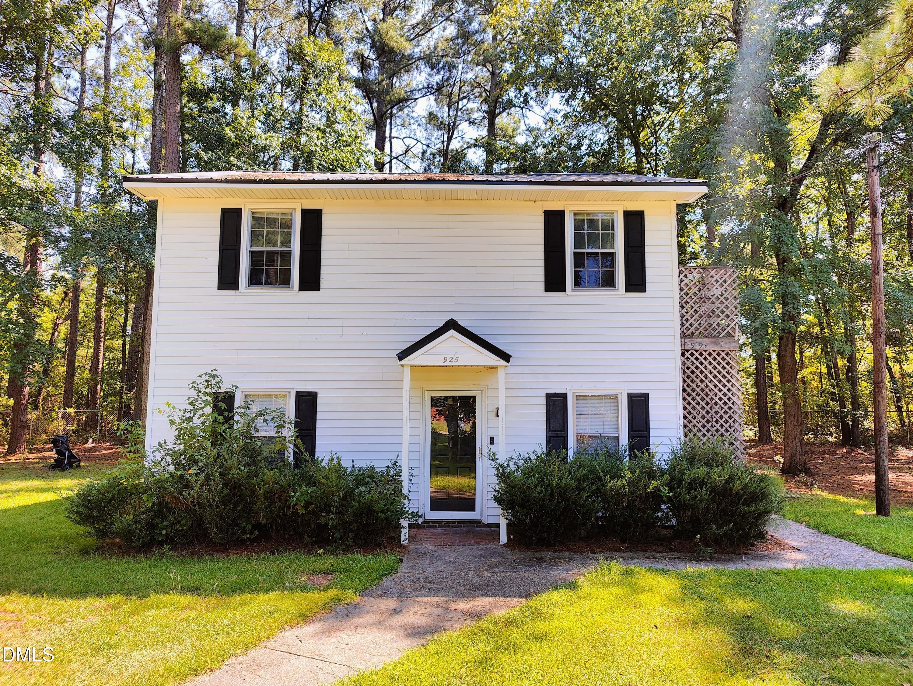 901 Planters Street