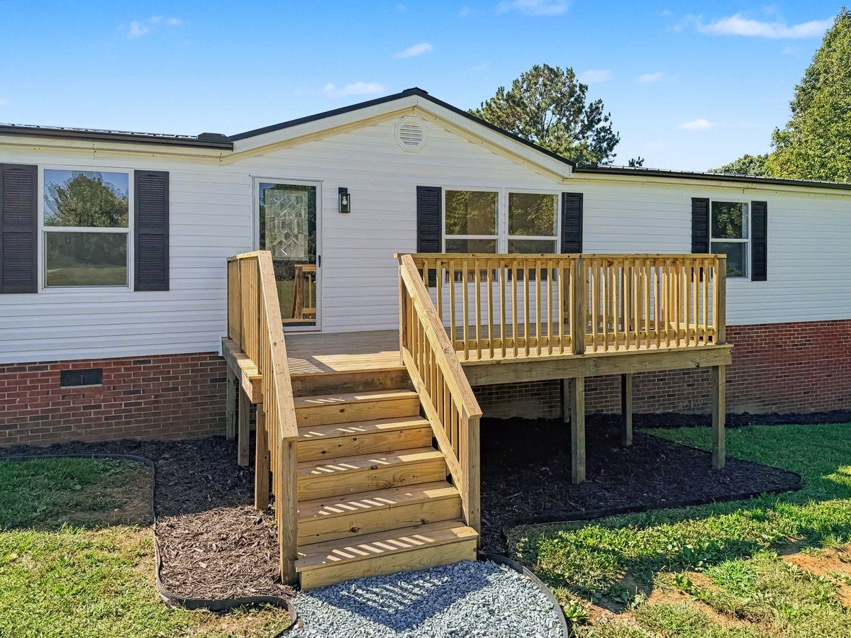 112 Hunters Edge Drive