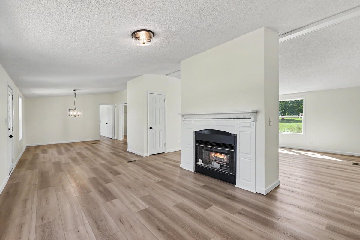 112 Hunters Edge Drive