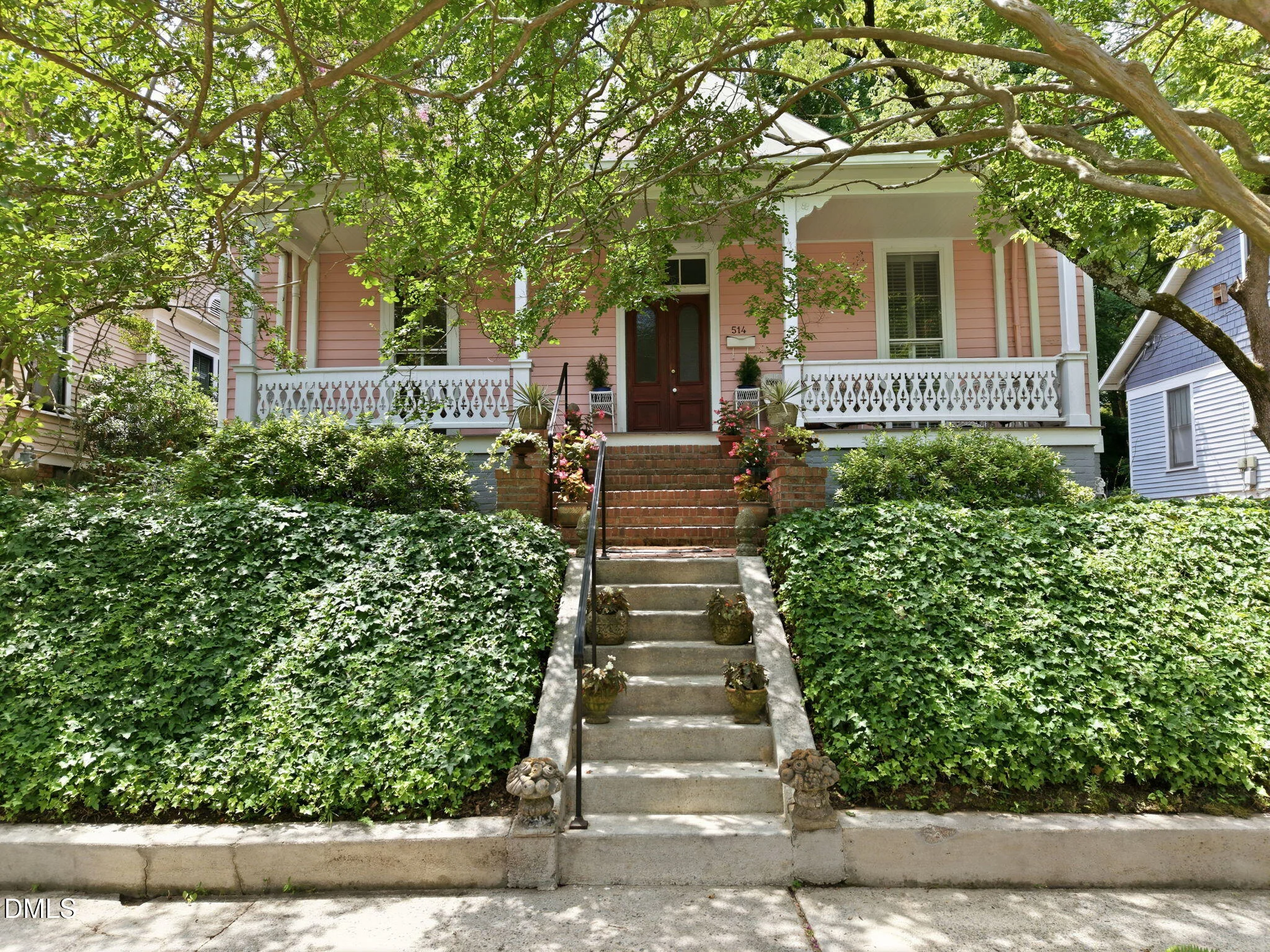 514 E Lane Street