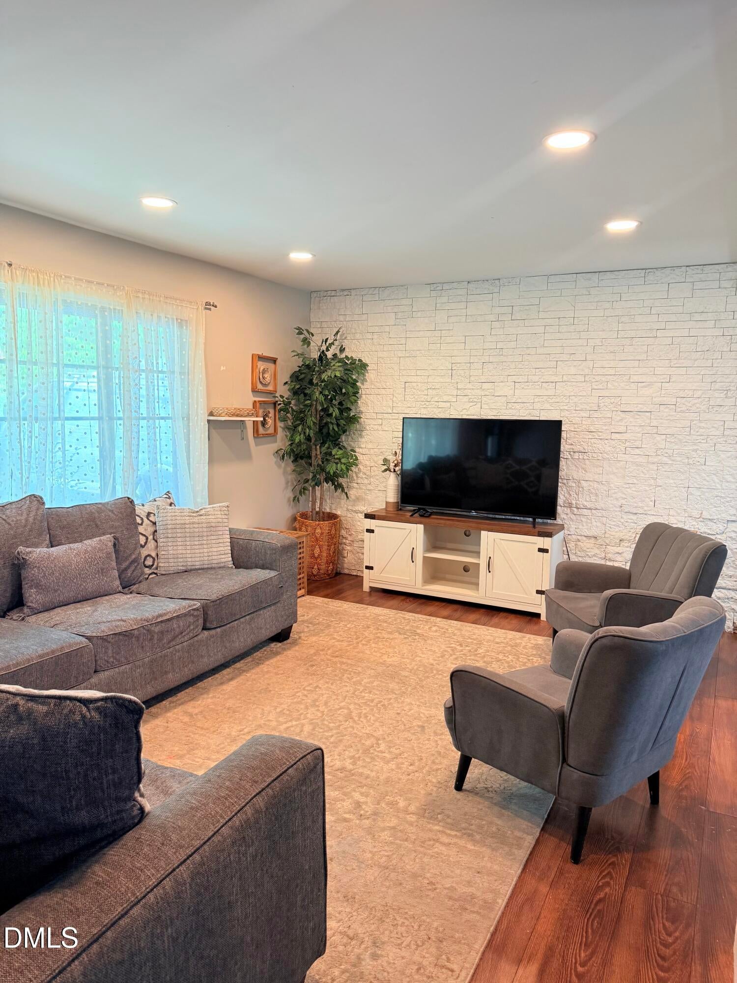 3700 Arrowwood Drive