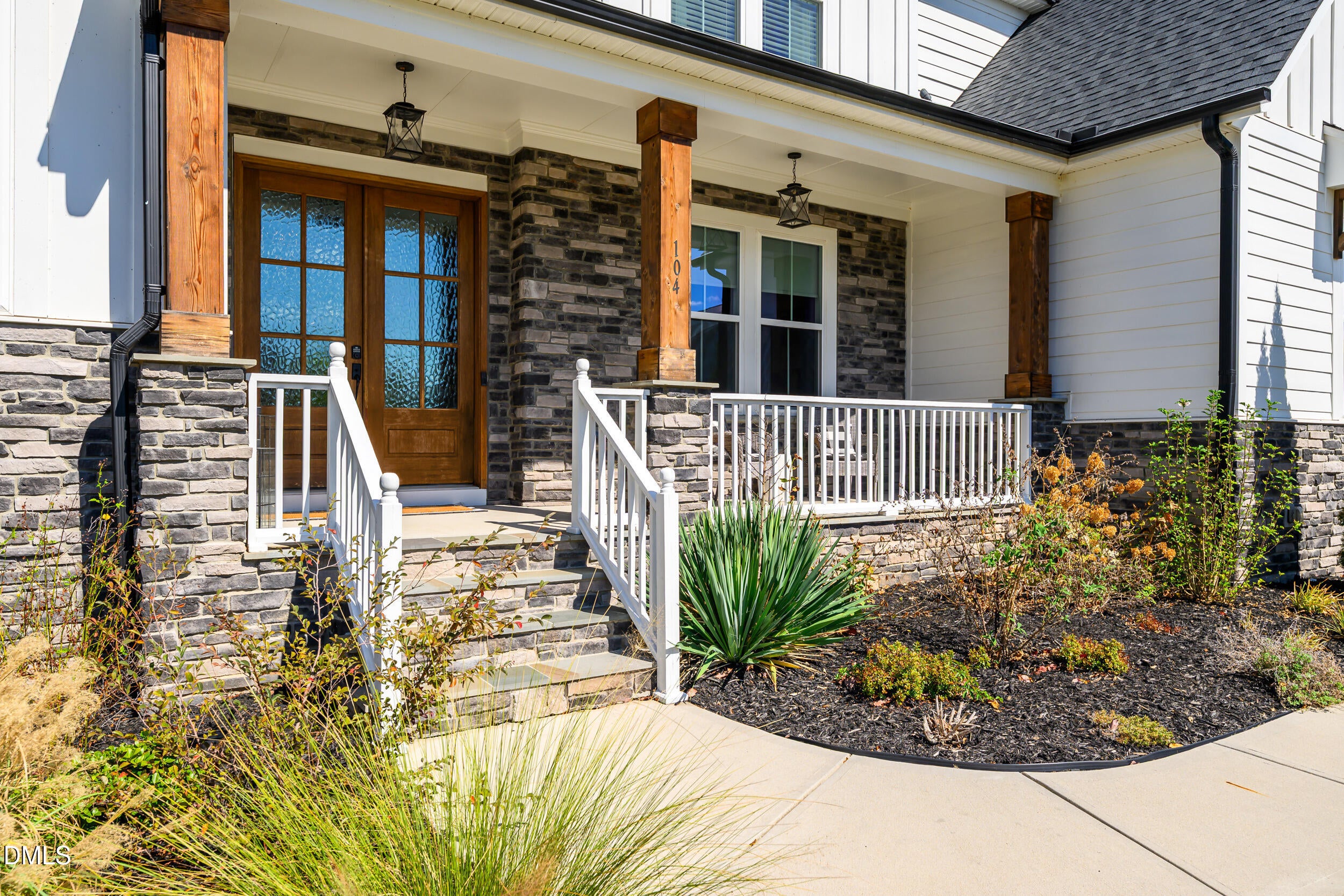 104 Holly Cv Court