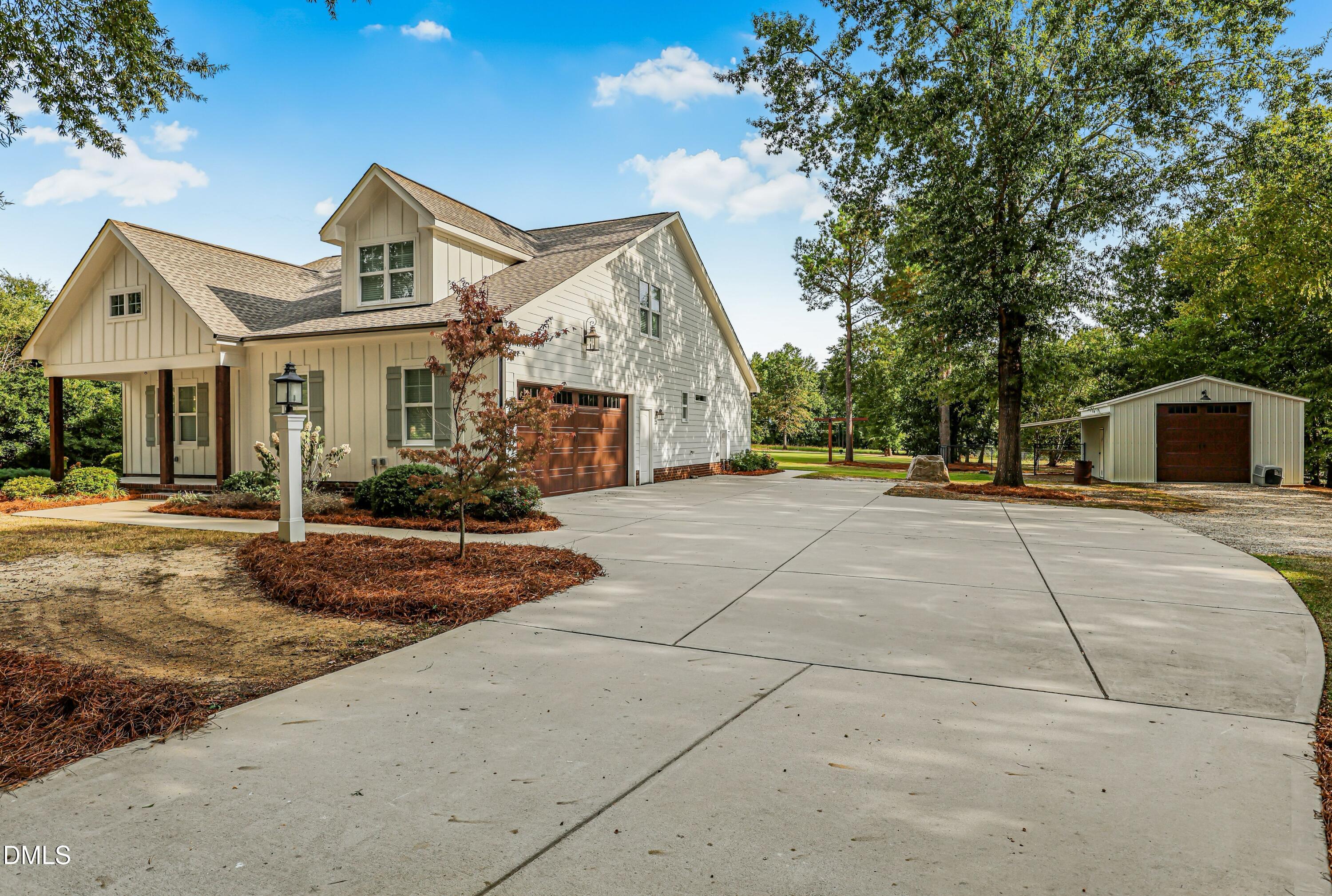 1504 Gregory Circle
