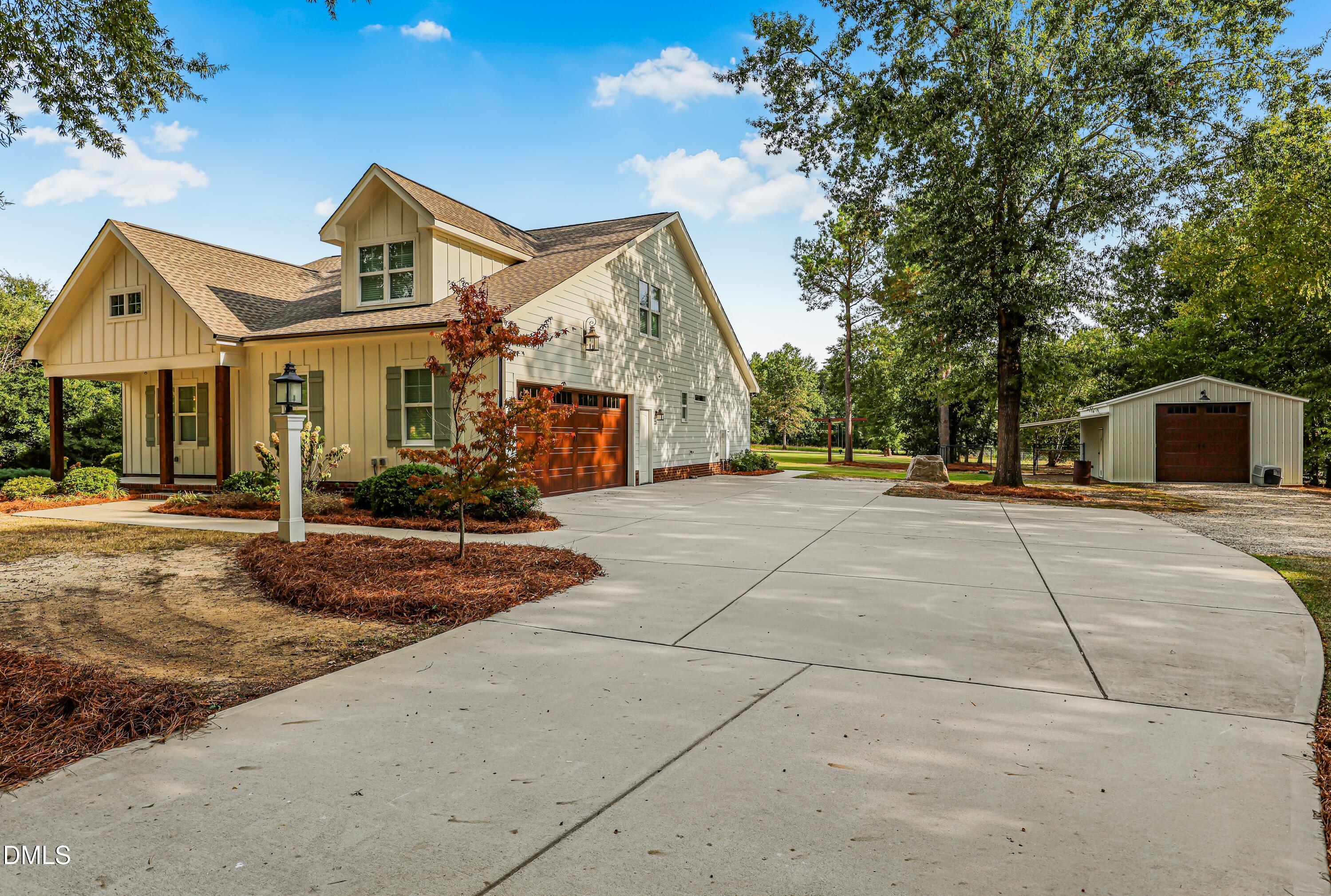 1504 Gregory Circle