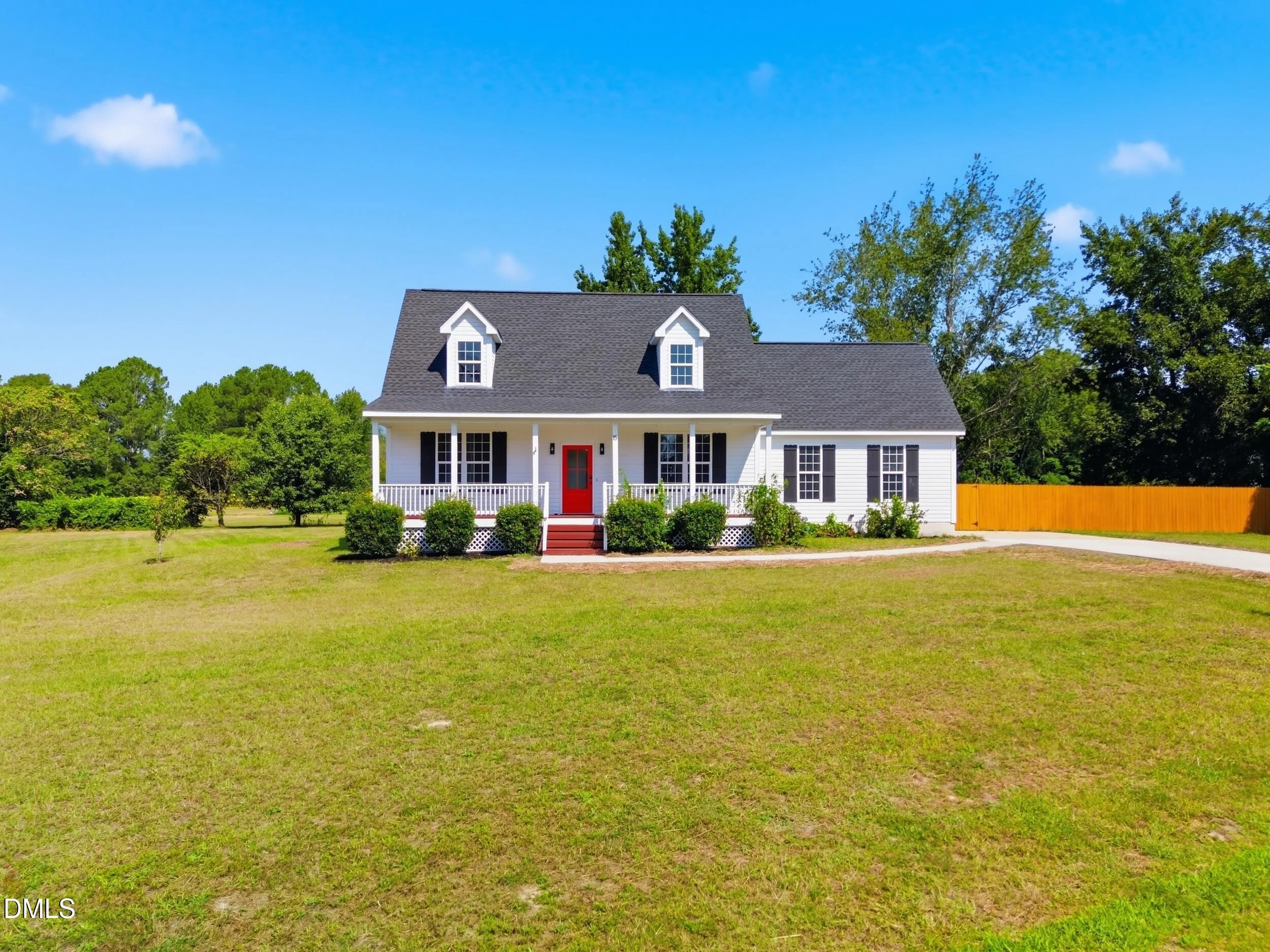 15 Davis Cir Drive