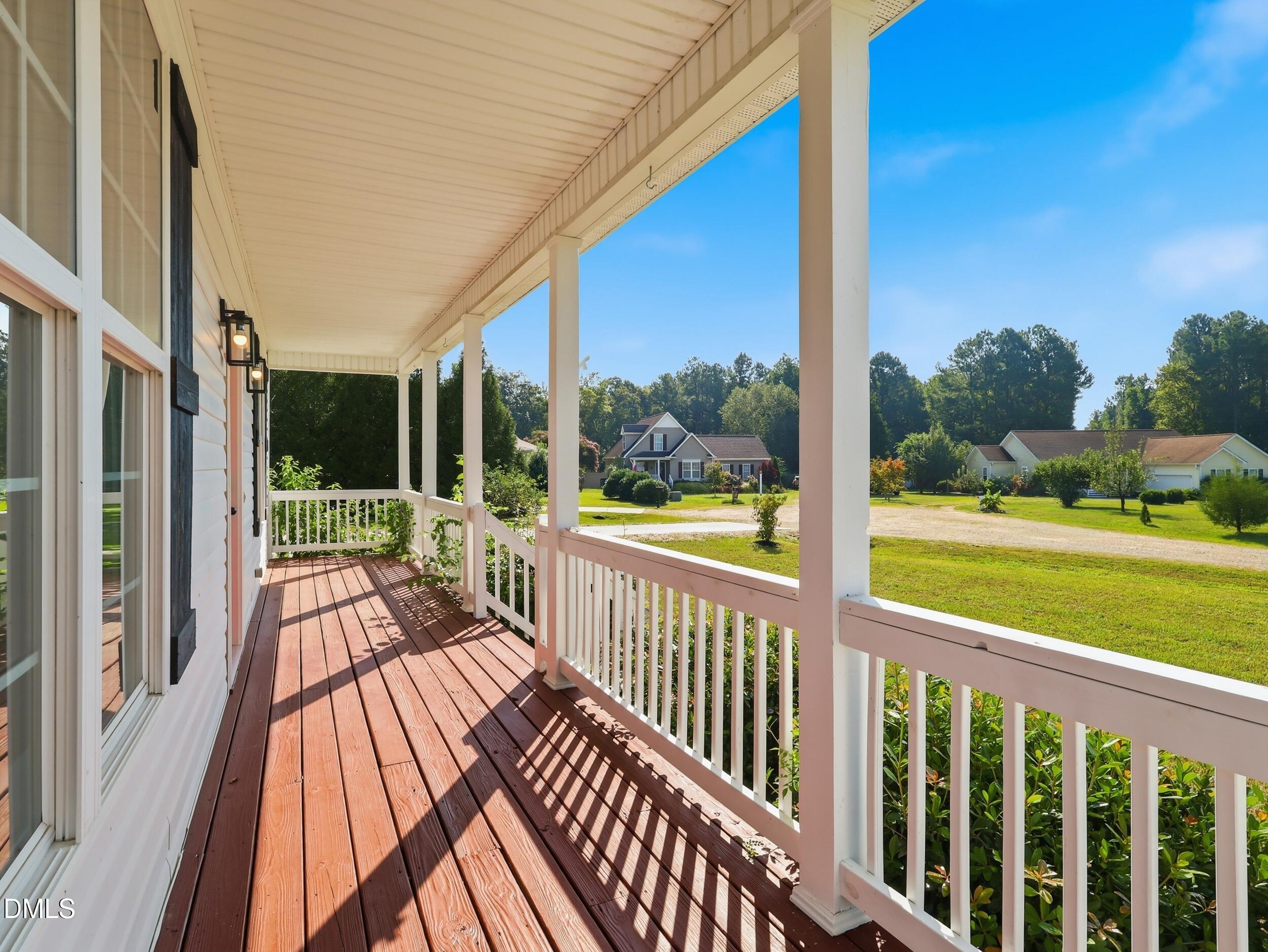15 Davis Cir Drive