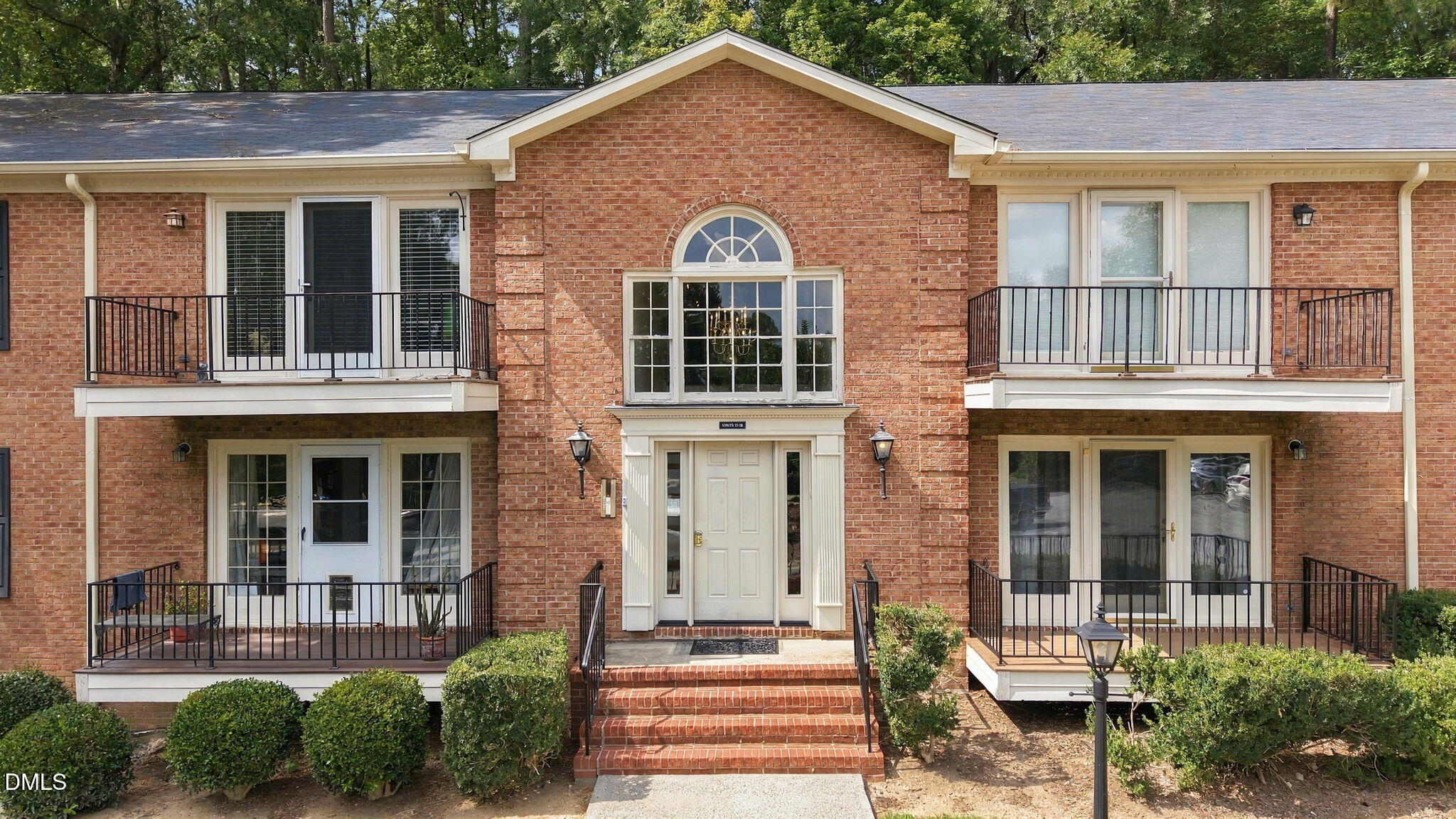 1515 E Franklin Street 12
